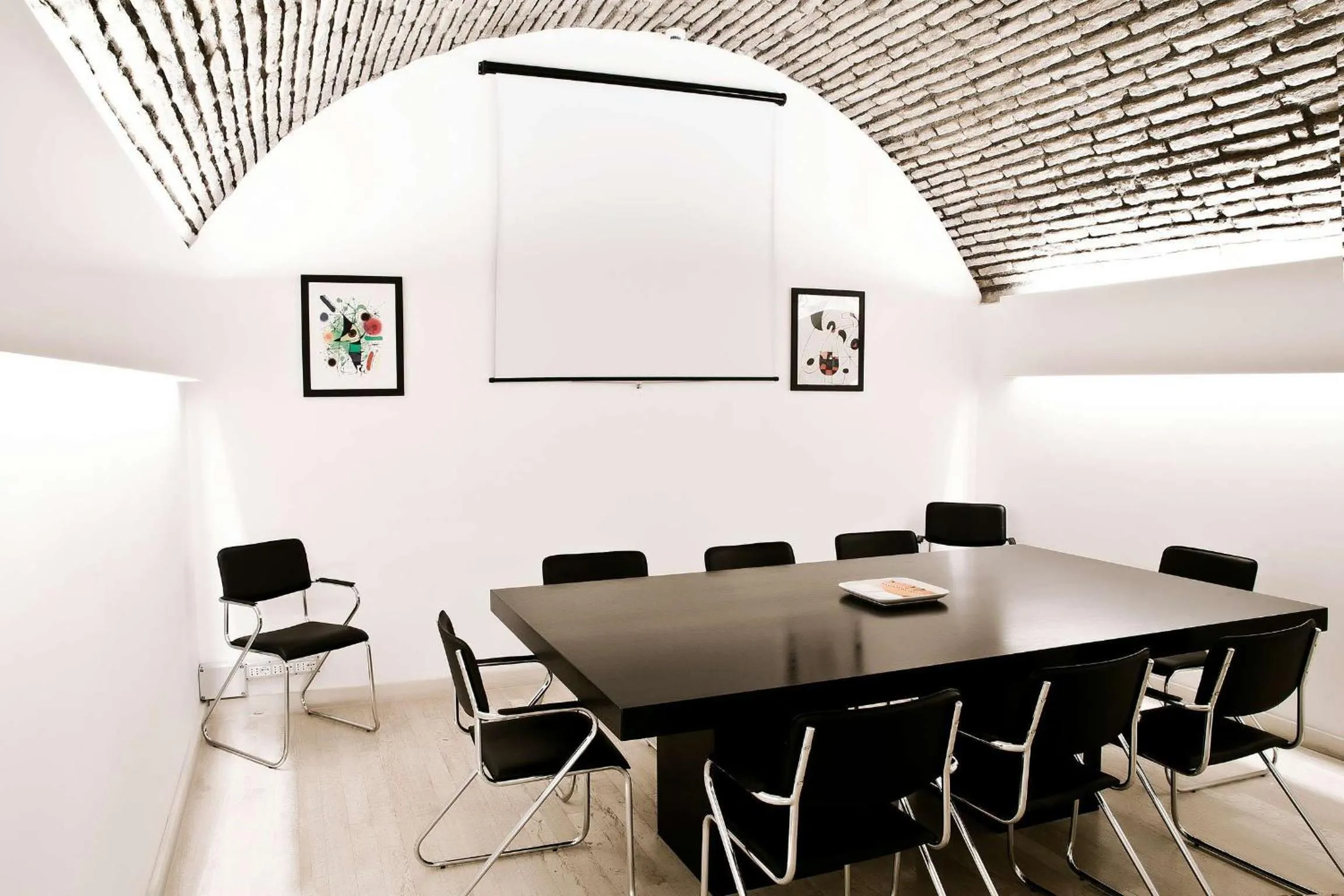 Business facilities in Hotel Isa