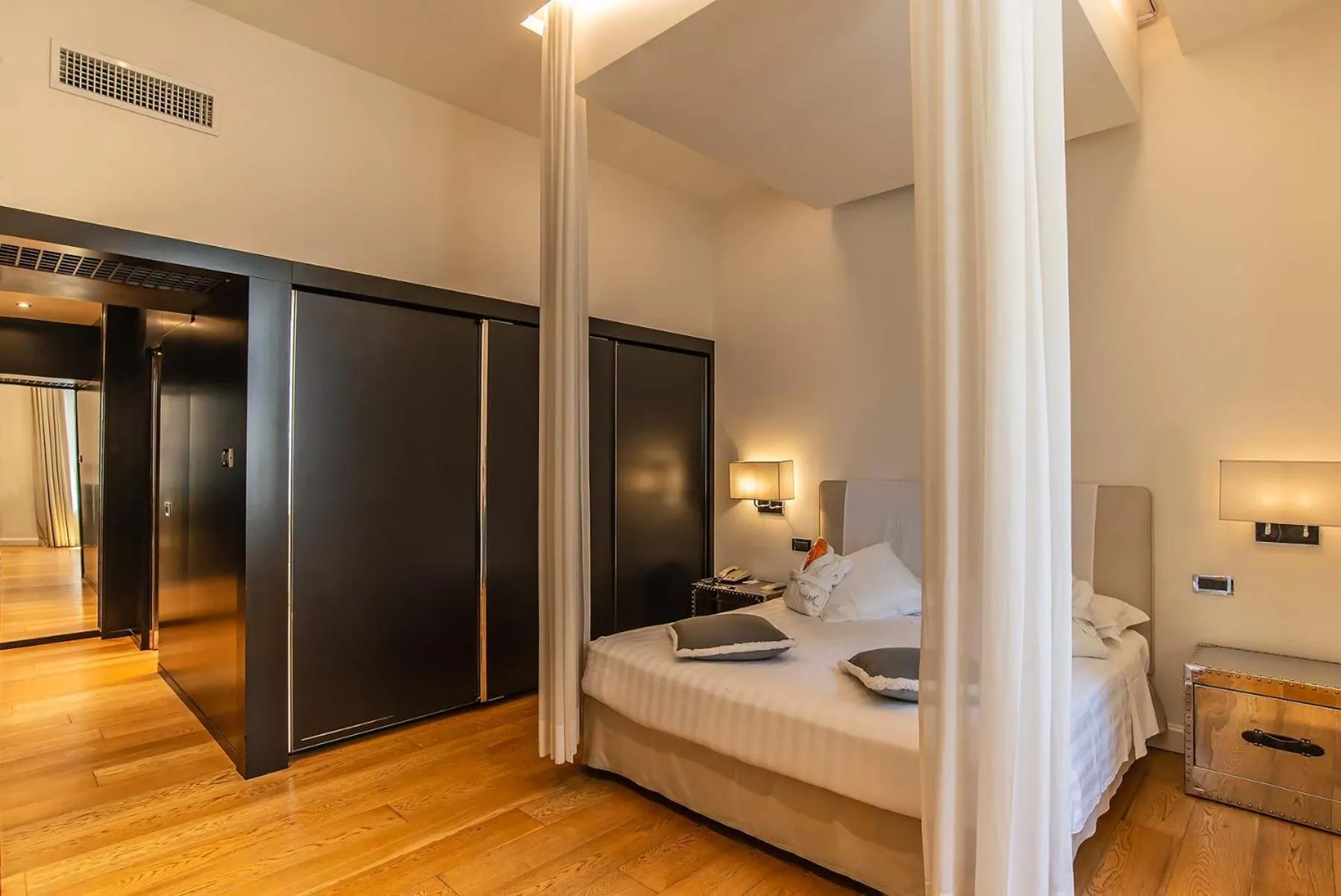 Photo of the whole room, Bed in Hotel Isa