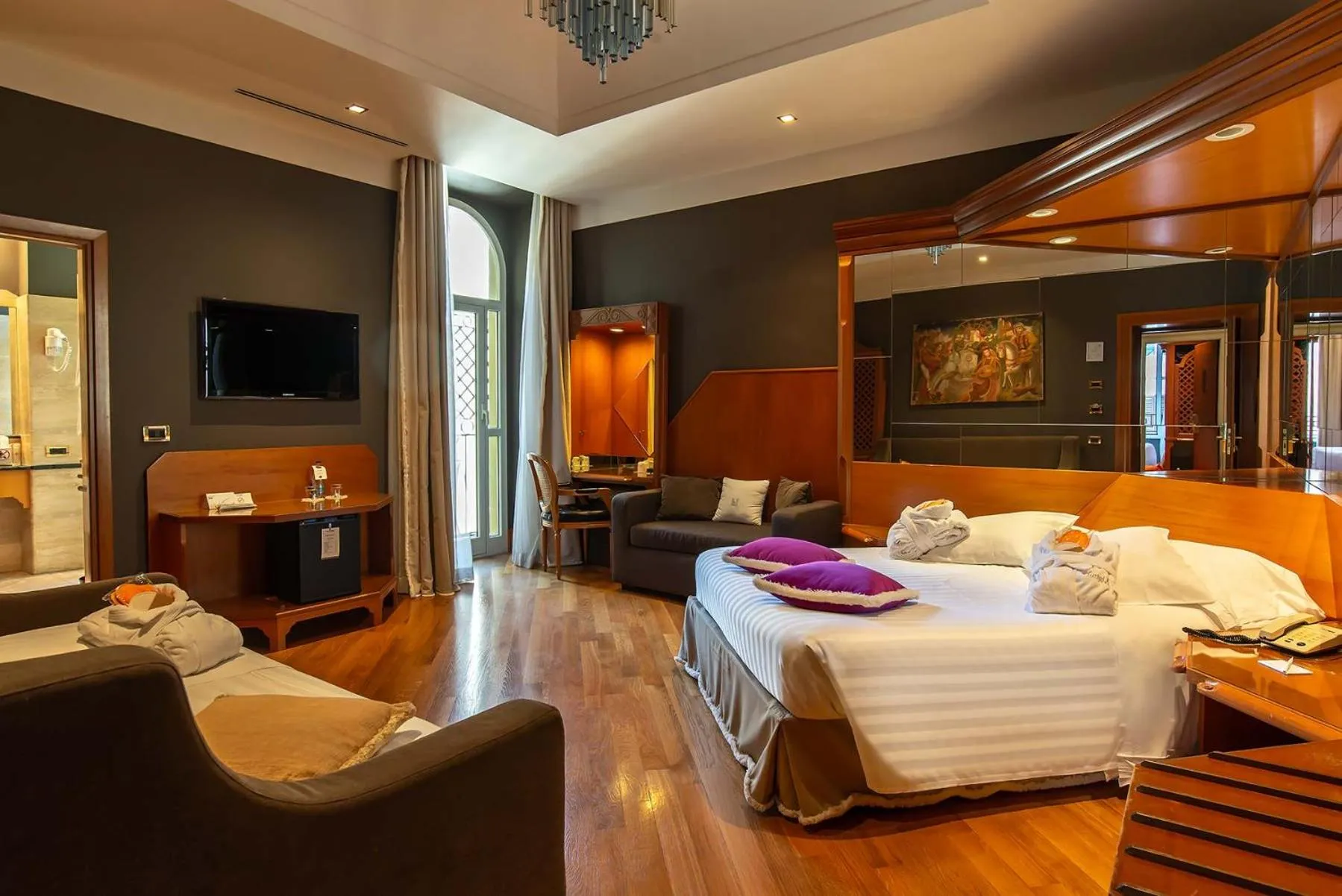 Photo of the whole room in Hotel Isa