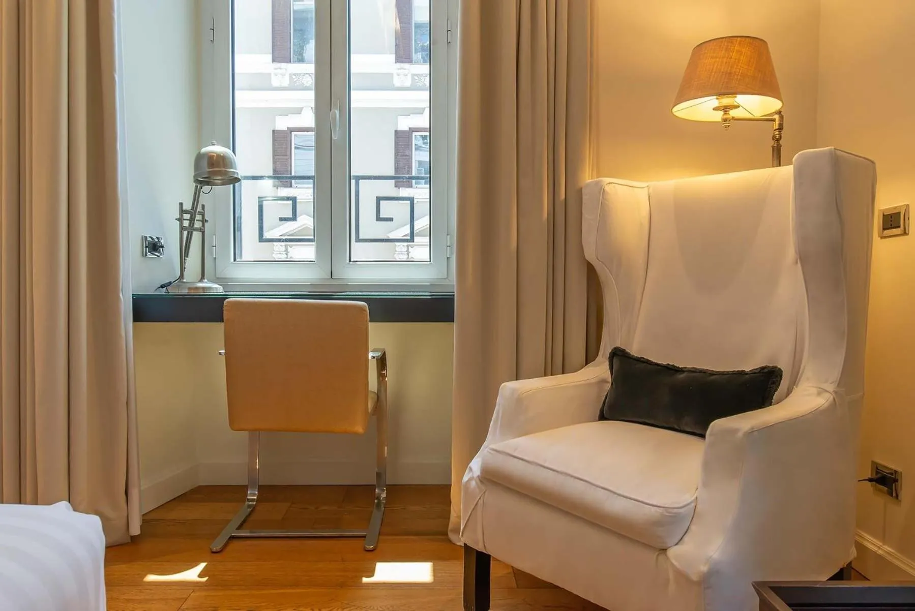 Photo of the whole room in Hotel Isa