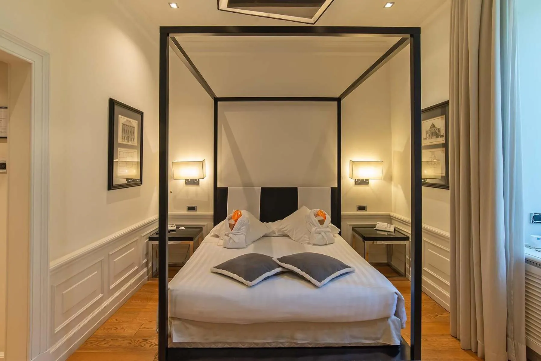 Photo of the whole room, Bed in Hotel Isa