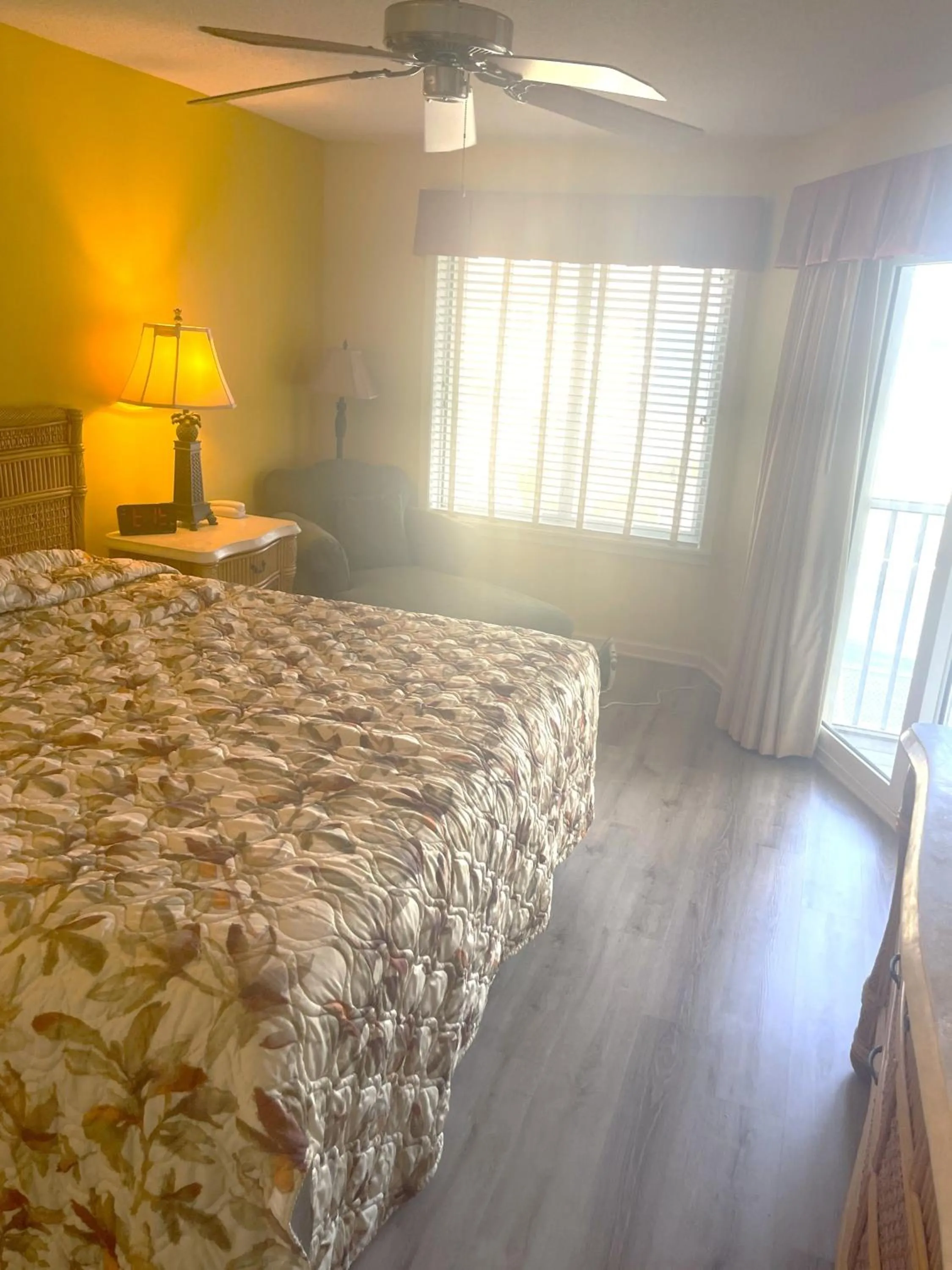 Bed in Soundside Holiday Beach Resort