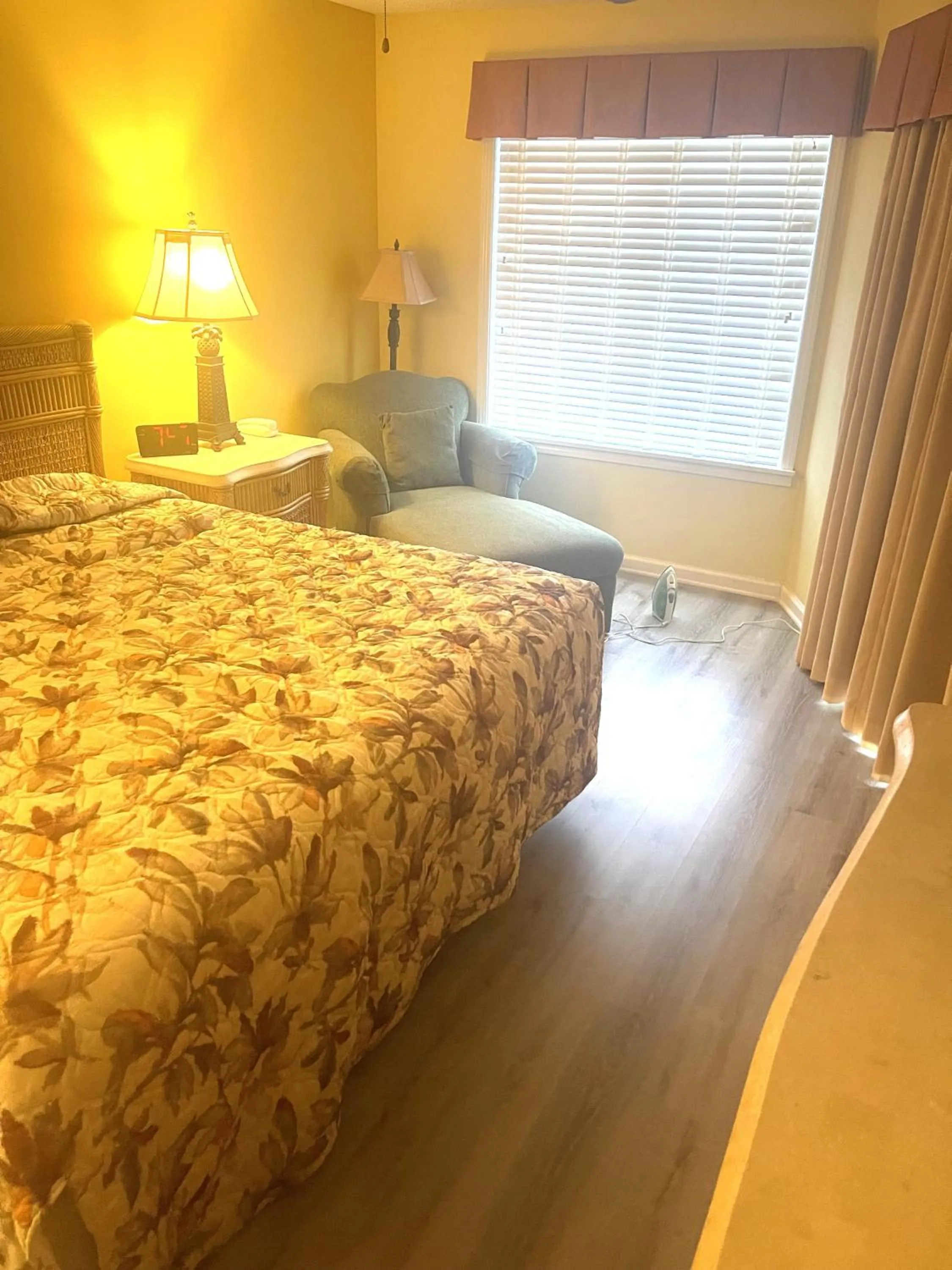 Bed in Soundside Holiday Beach Resort