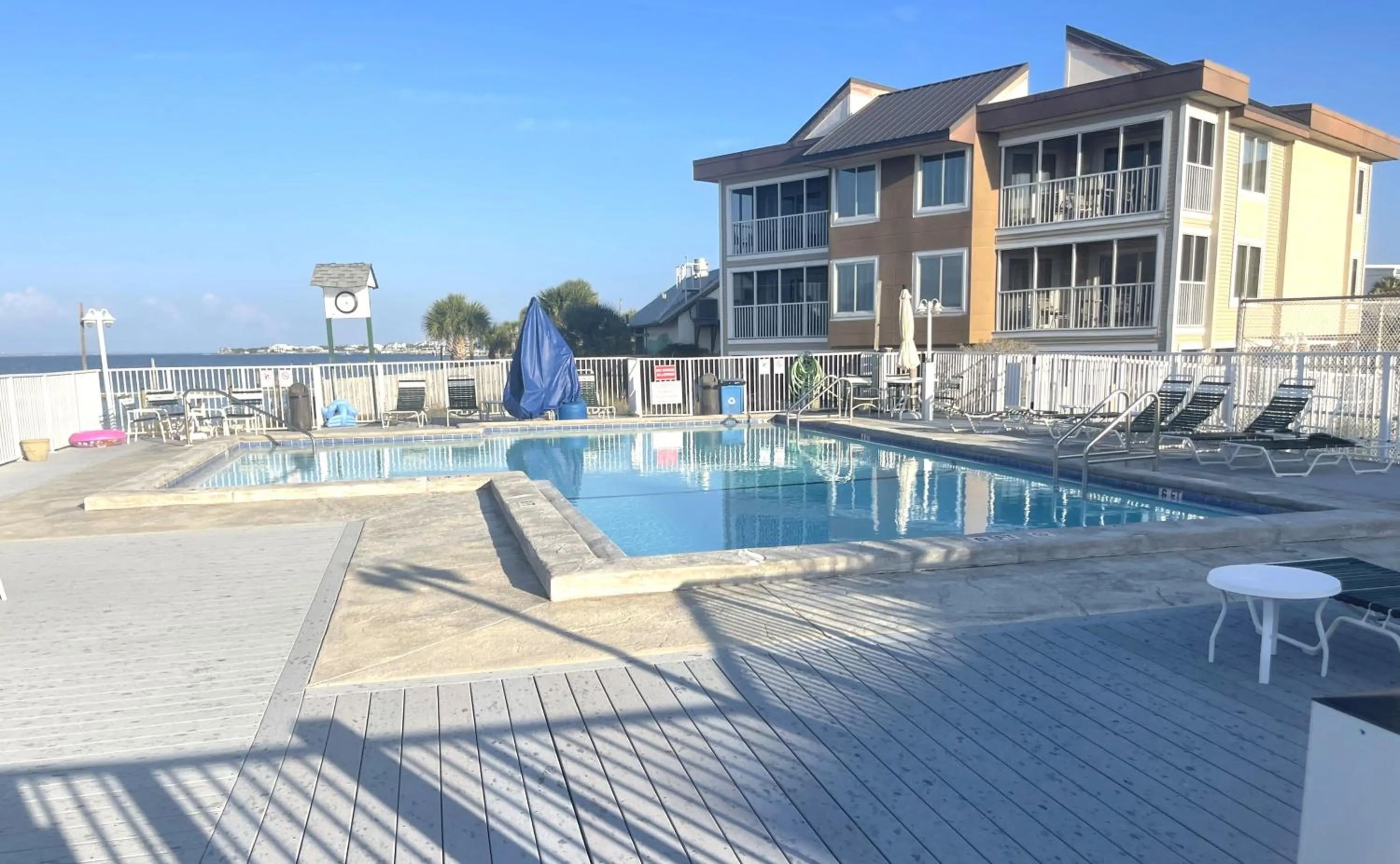 Swimming pool in Soundside Holiday Beach Resort