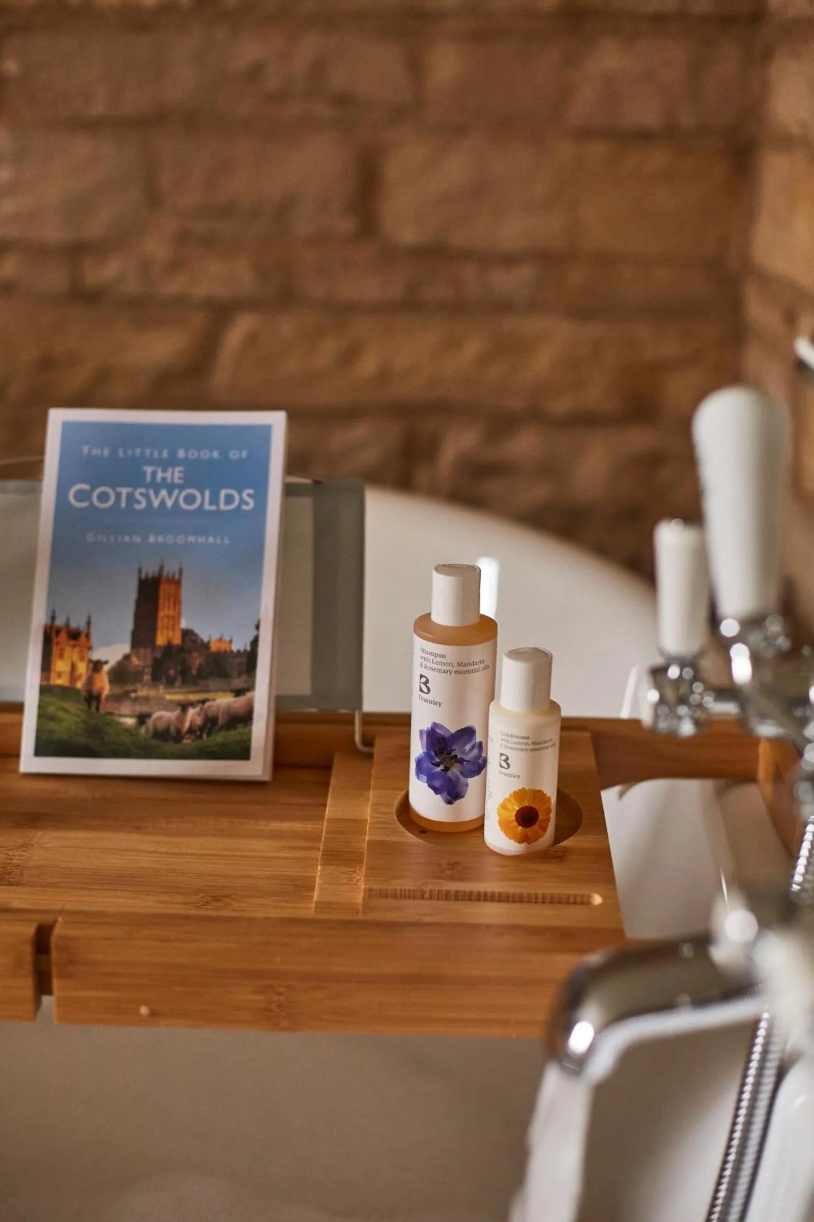 Bathroom in Wild Thyme & Honey - Cirencester-Cotswolds