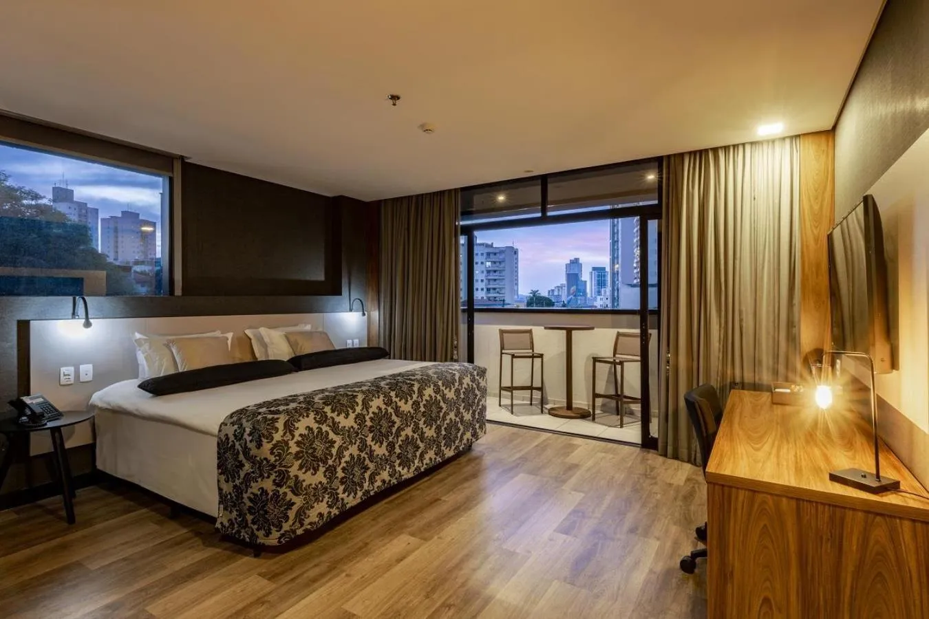 Photo of the whole room, Bed in URBAN by UNU Osasco Hotel