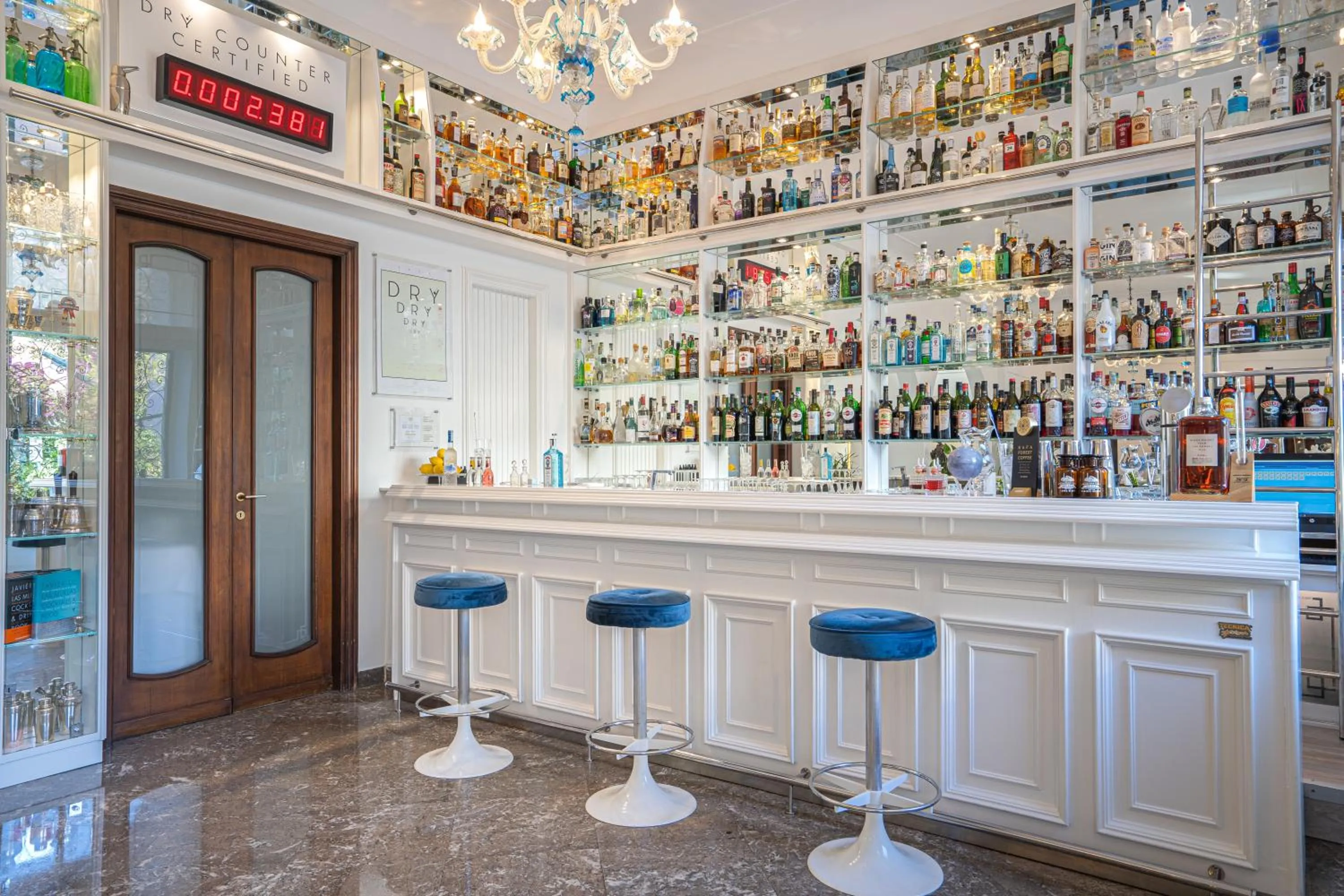 Lounge or bar in Majestic Palace Hotel