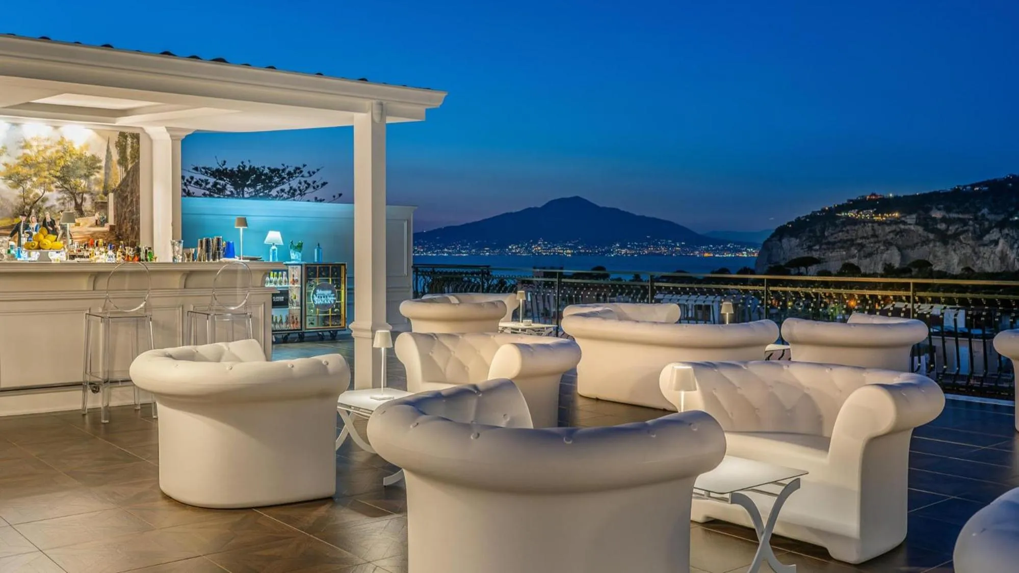 Restaurant/places to eat in Majestic Palace Hotel