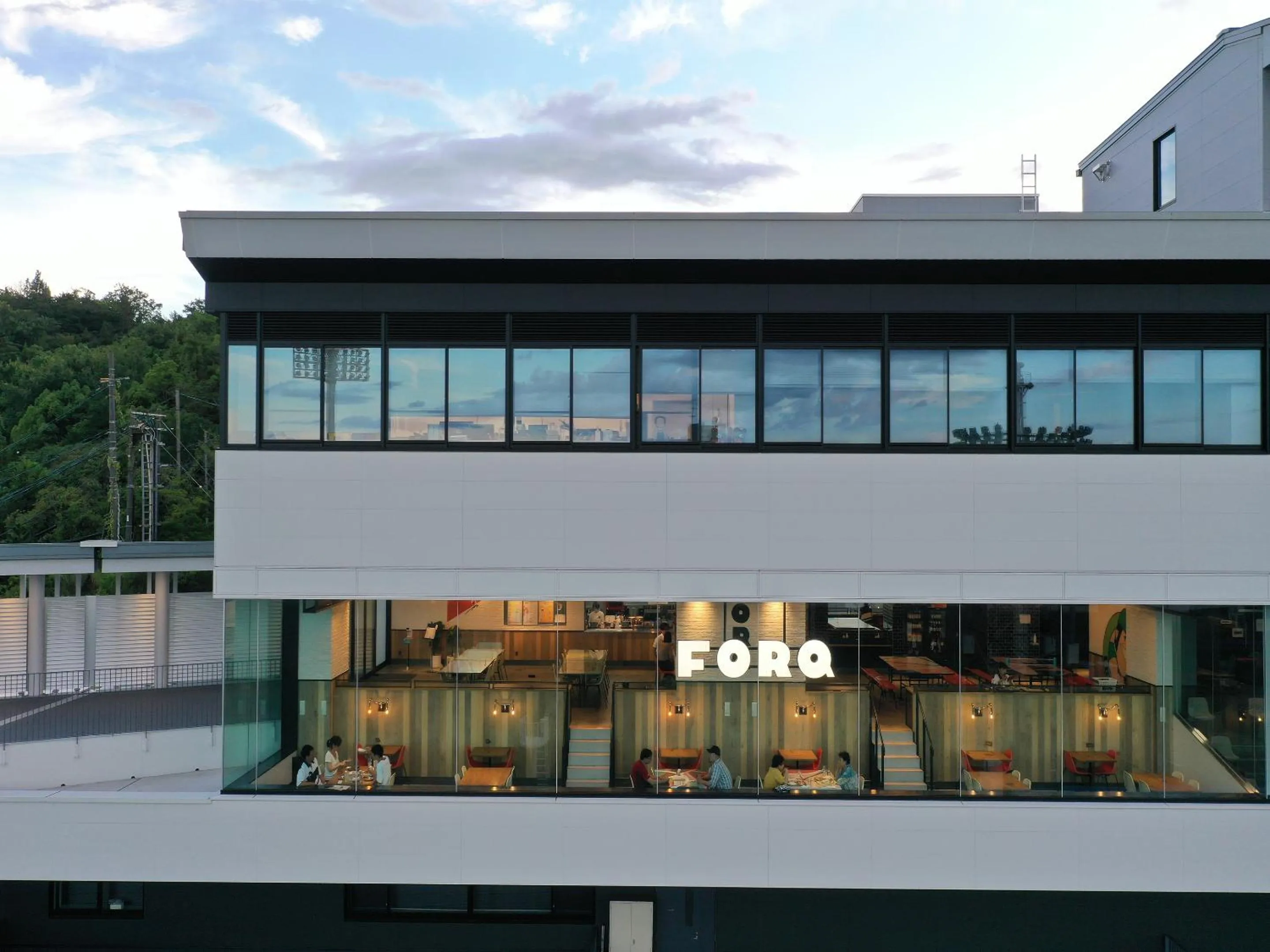 Property building in SETOUCHI KEIRIN HOTEL 10 by Onko Chishin