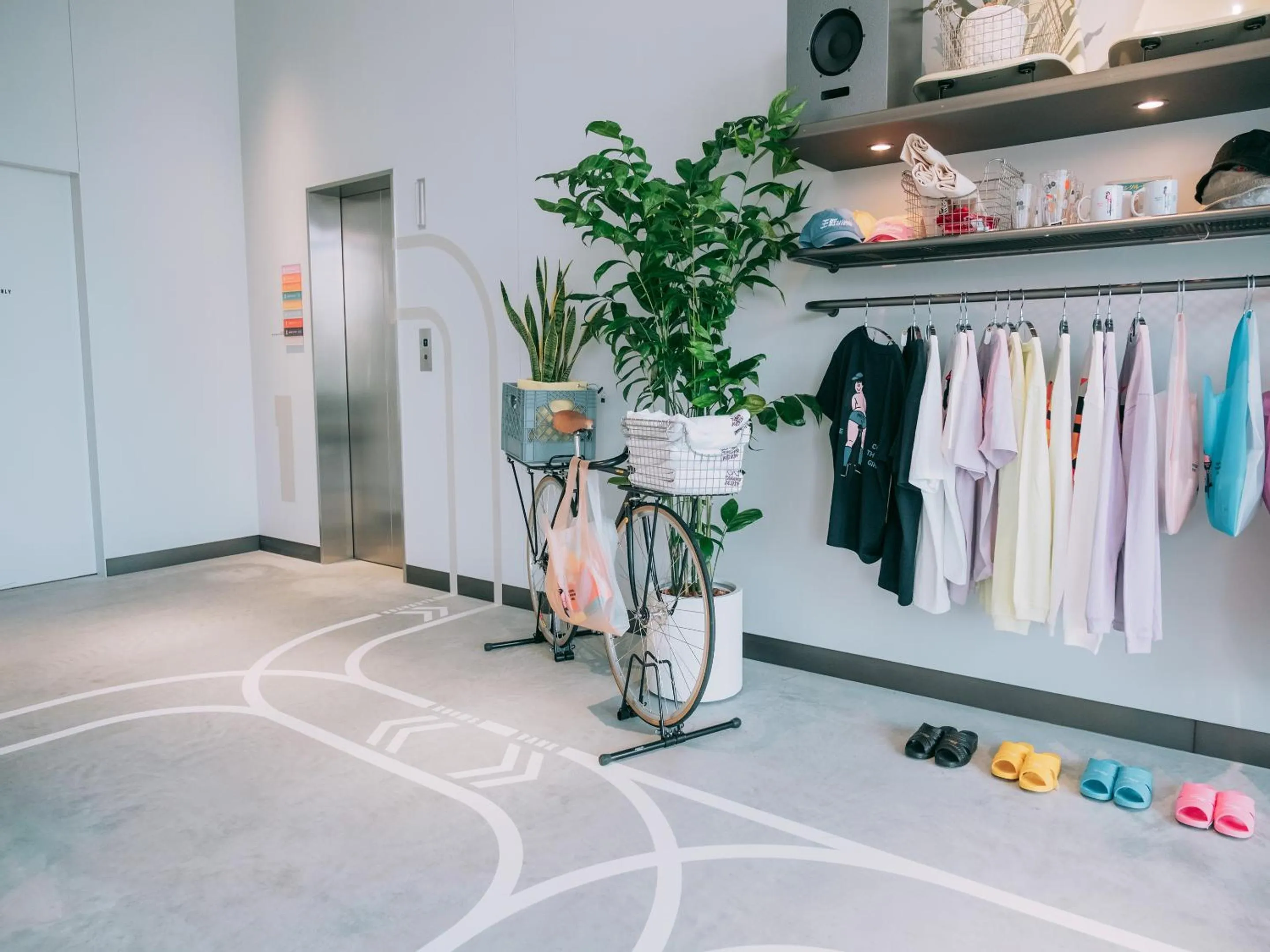 Lobby or reception in SETOUCHI KEIRIN HOTEL 10 by Onko Chishin