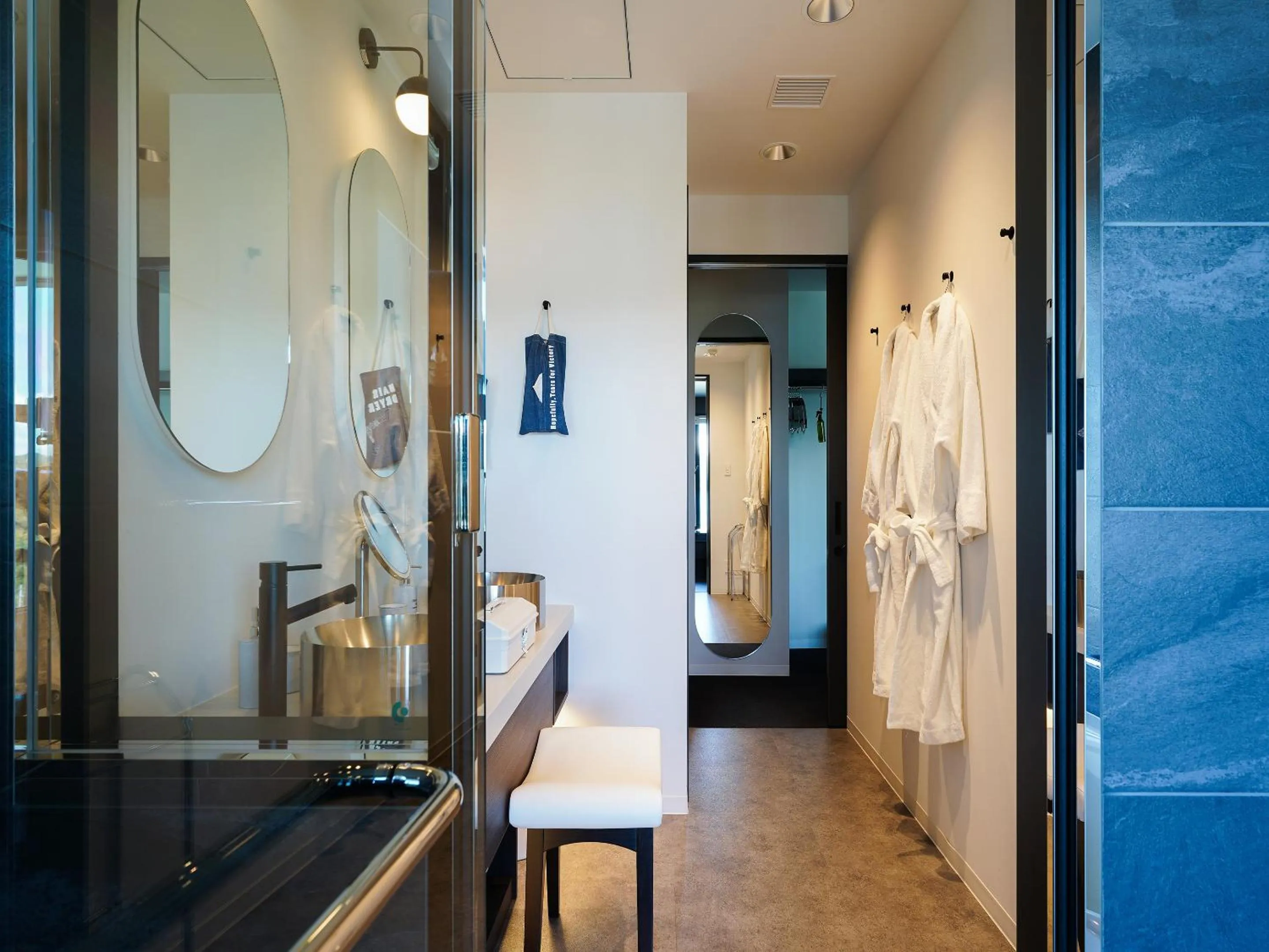 Bathroom in SETOUCHI KEIRIN HOTEL 10 by Onko Chishin