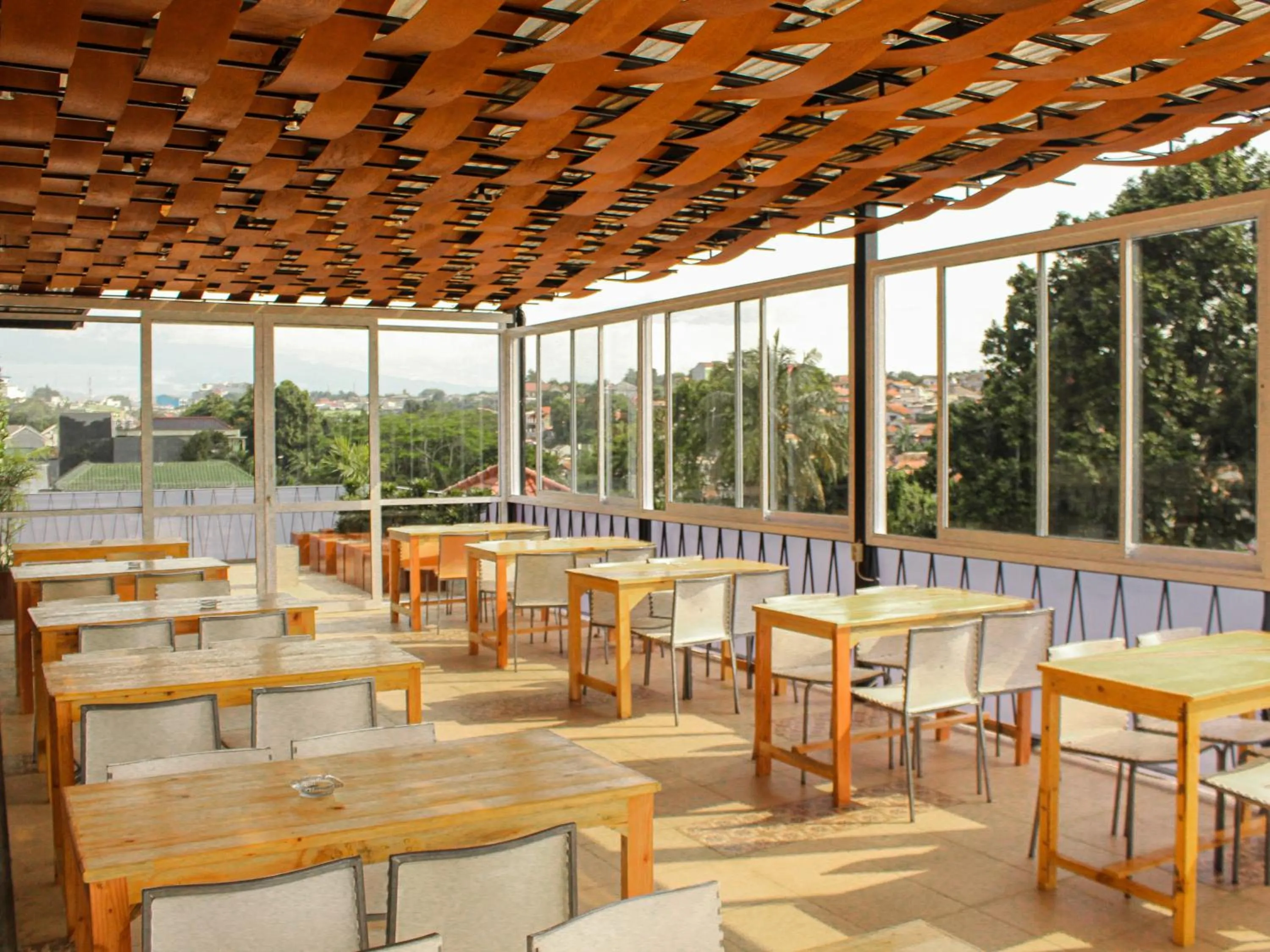 Restaurant/places to eat in Rion Hostel Bogor