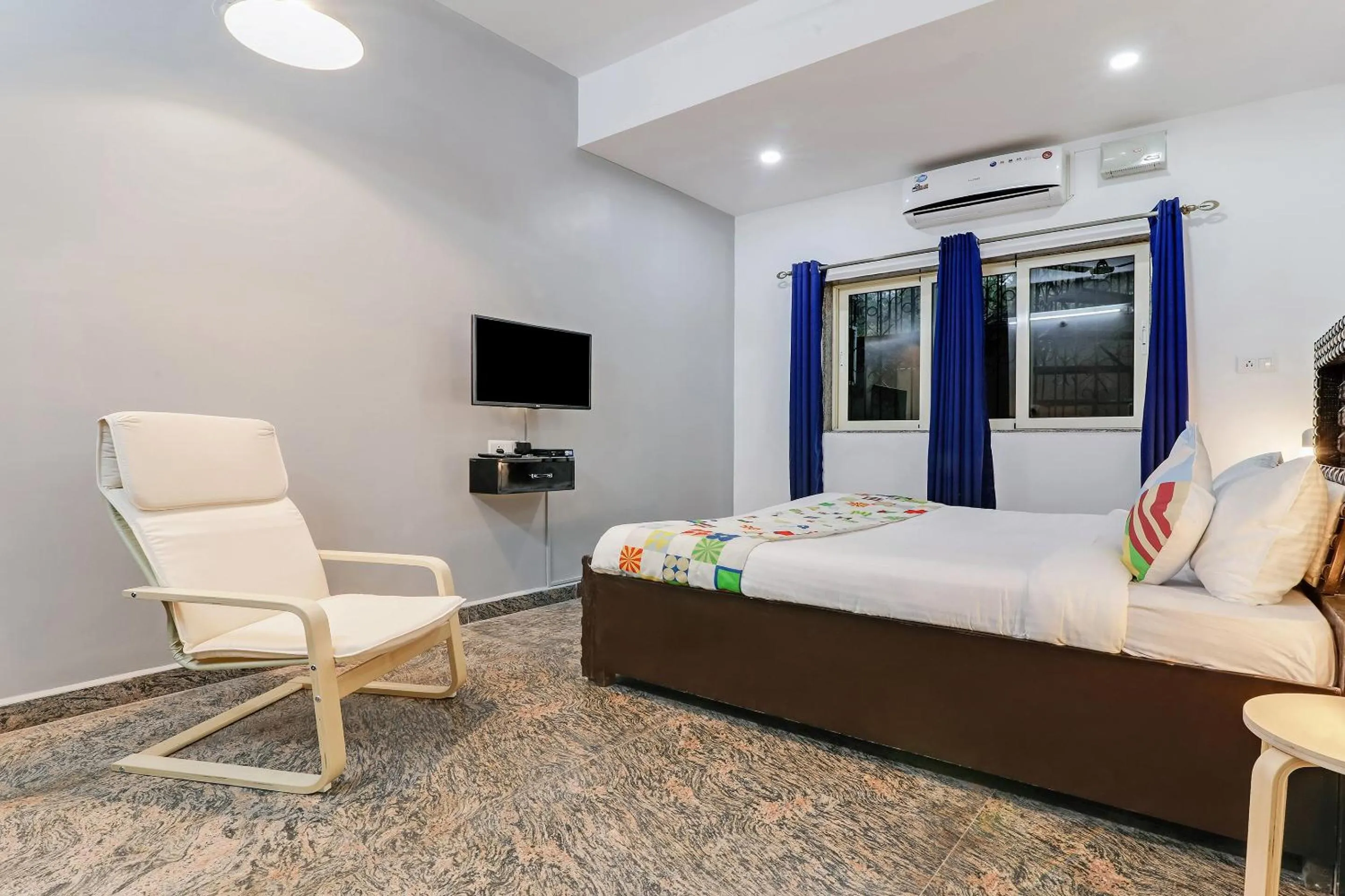 Bedroom, Bed in Hotel O Summer Hill Guest House