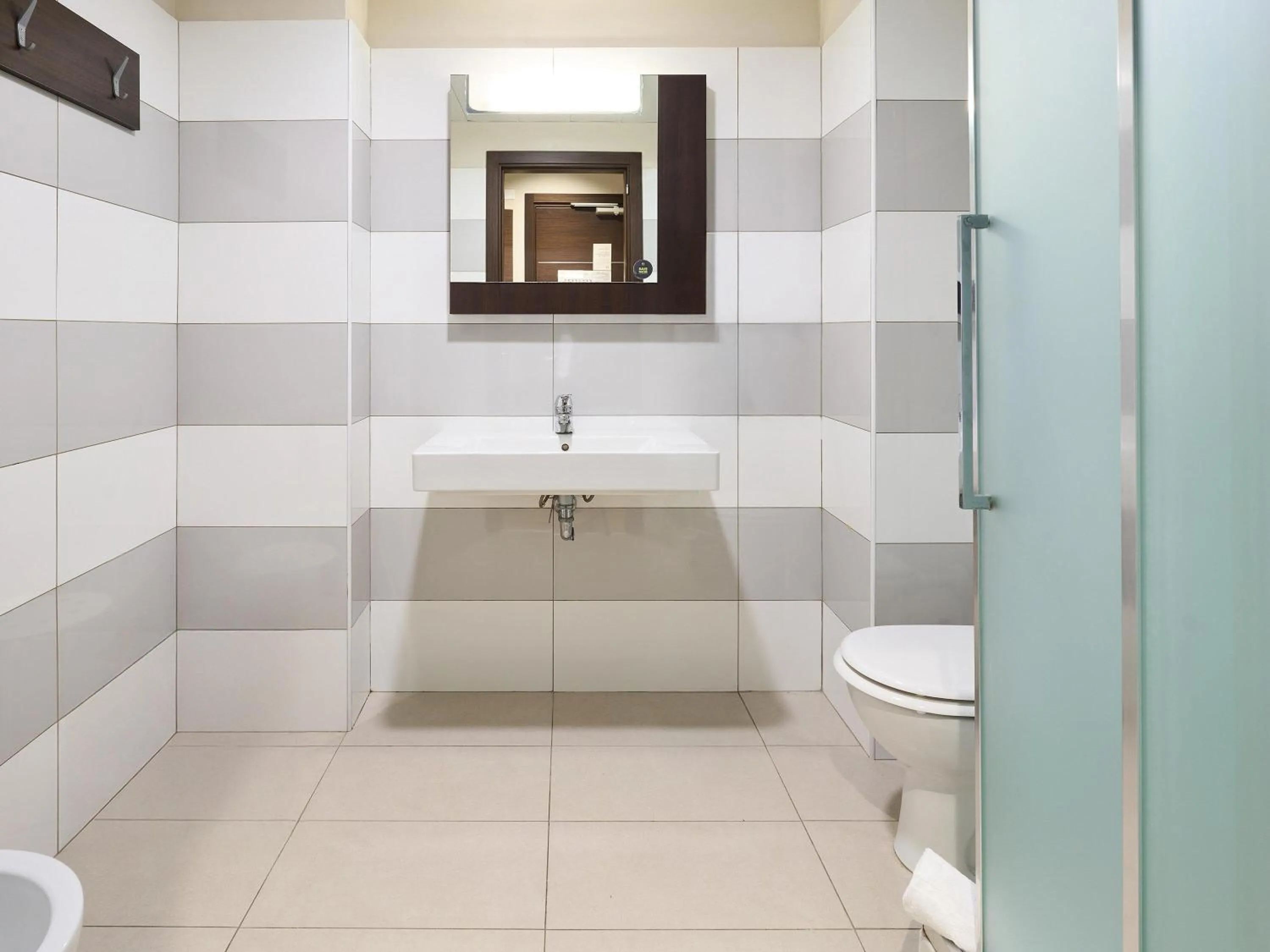 Photo of the whole room in B&B Hotel Napoli