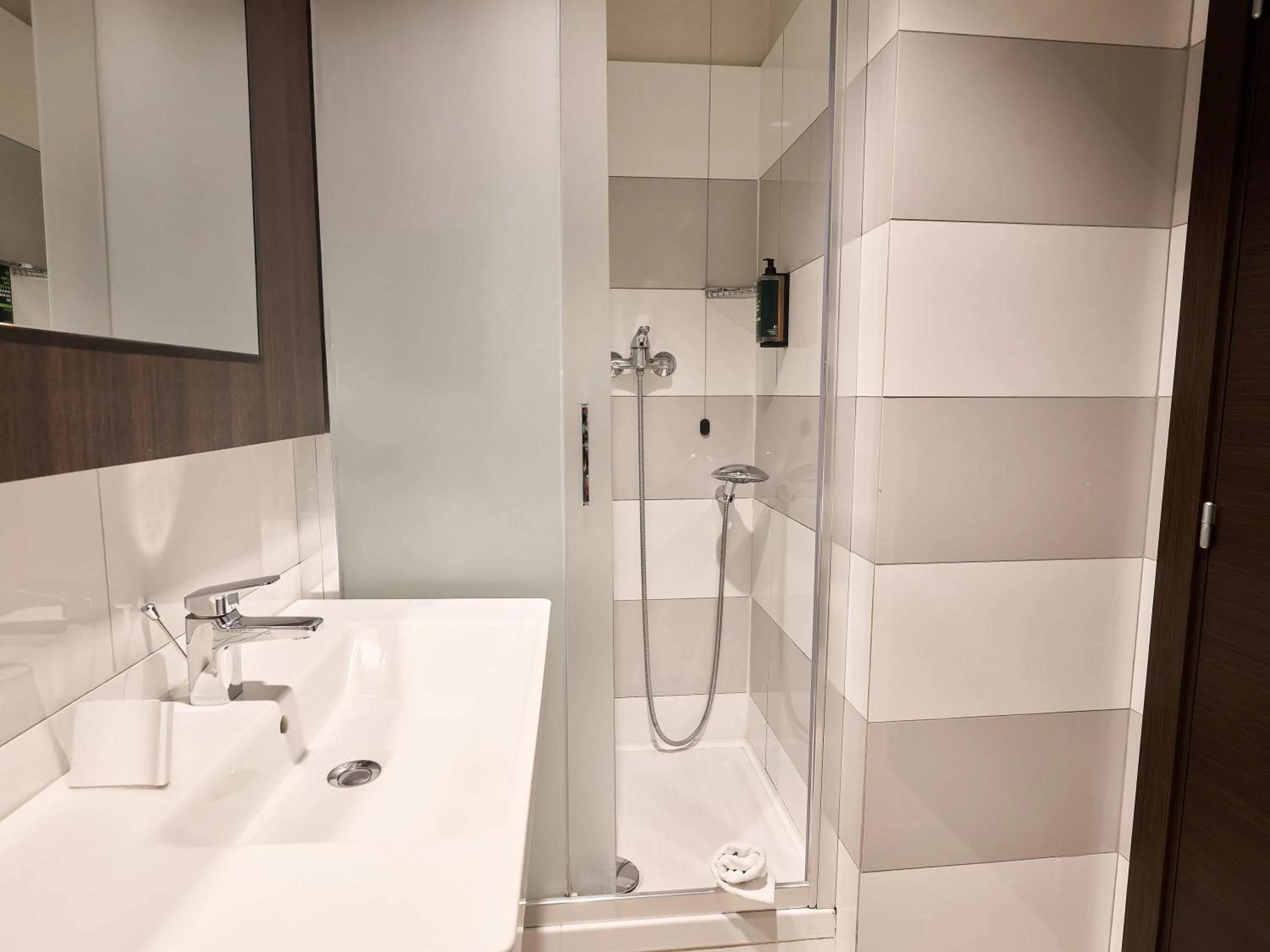 Photo of the whole room in B&B Hotel Napoli