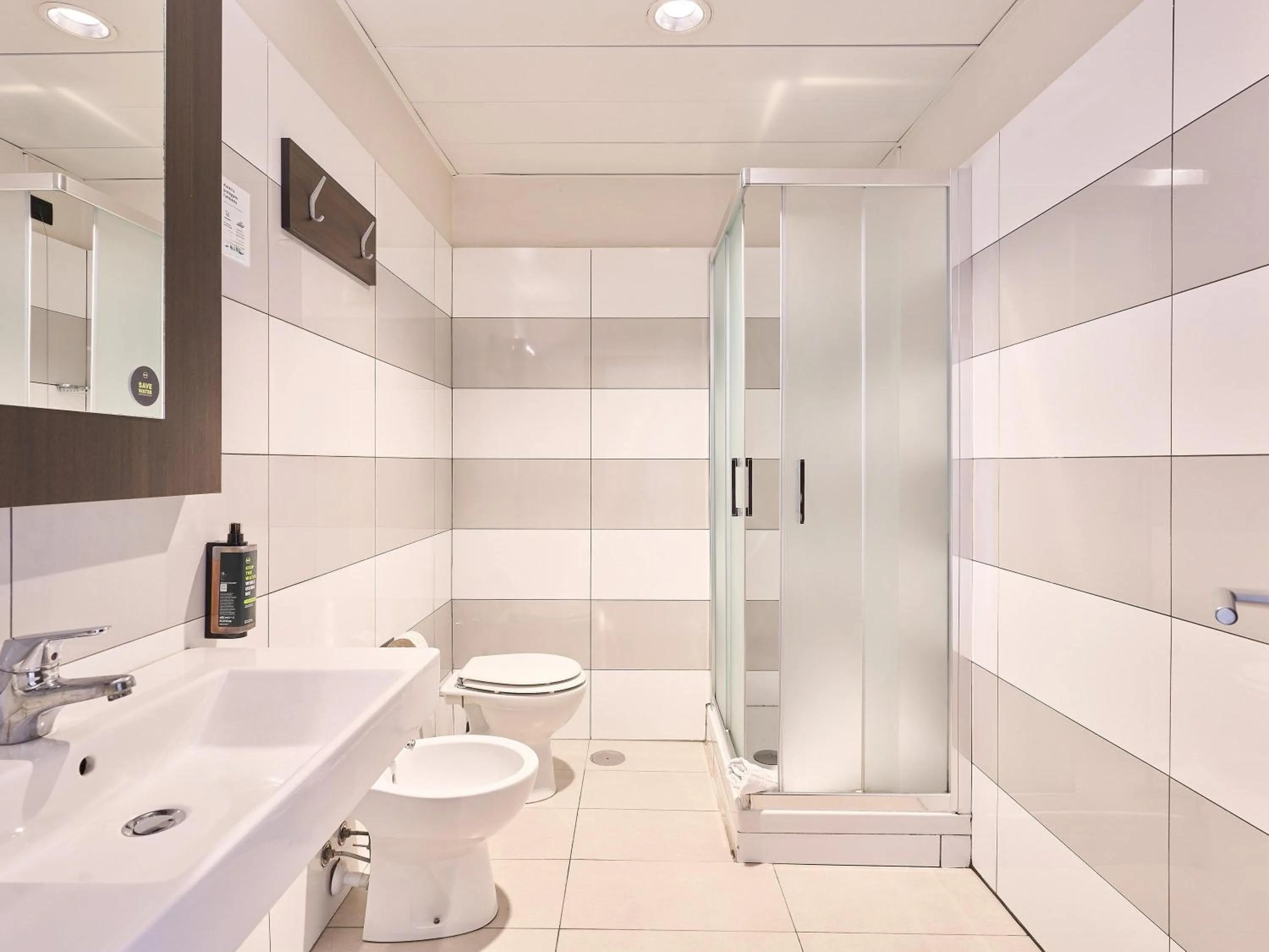 Photo of the whole room in B&B Hotel Napoli