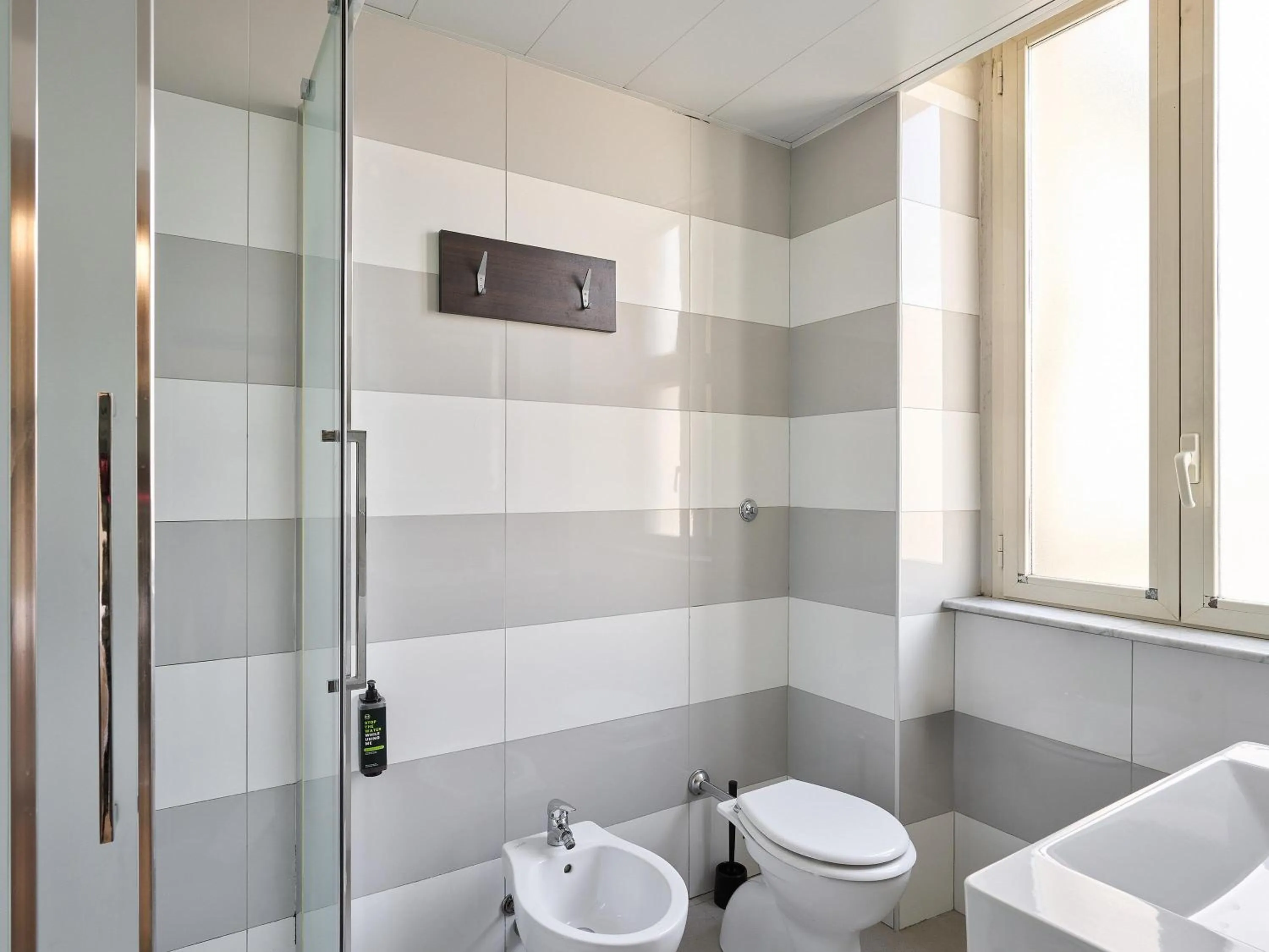 Photo of the whole room in B&B Hotel Napoli