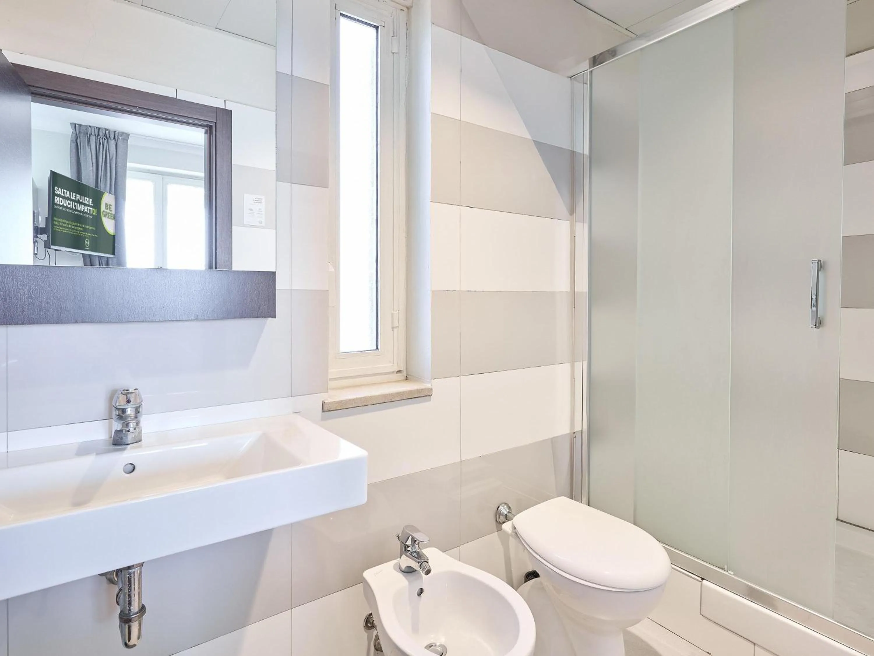 Photo of the whole room in B&B Hotel Napoli