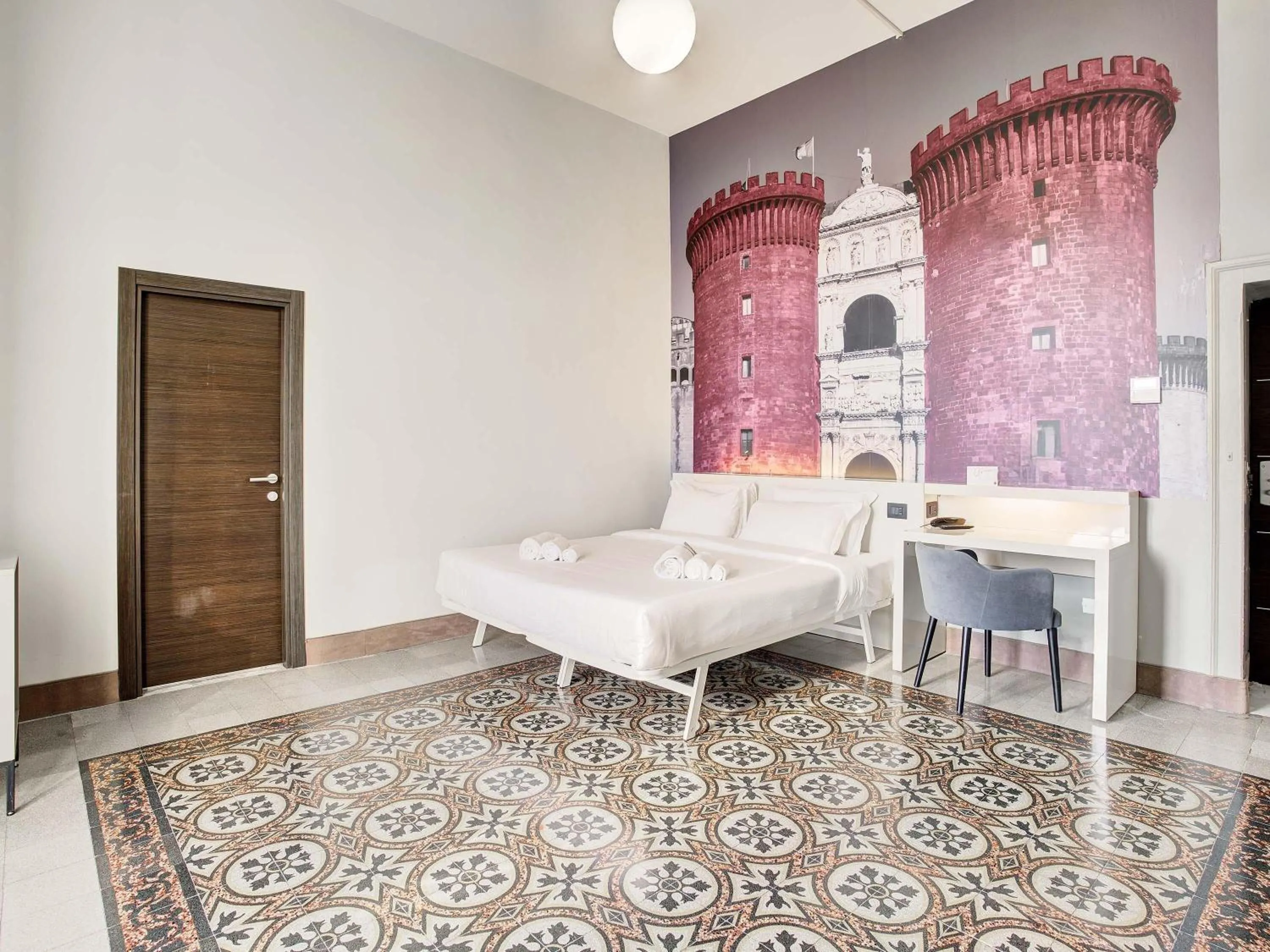 Photo of the whole room in B&B Hotel Napoli