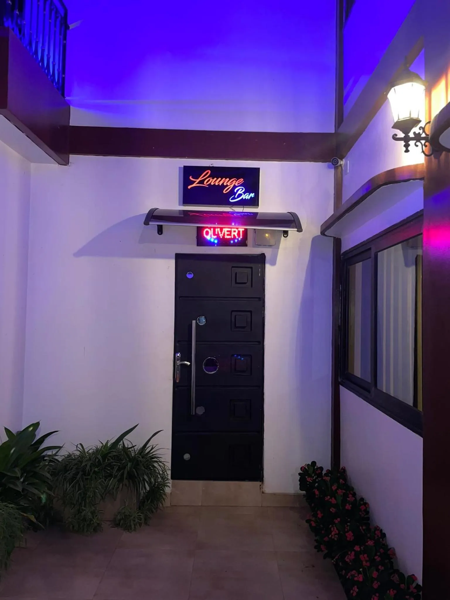 Night in HOTEL LES ARCADES