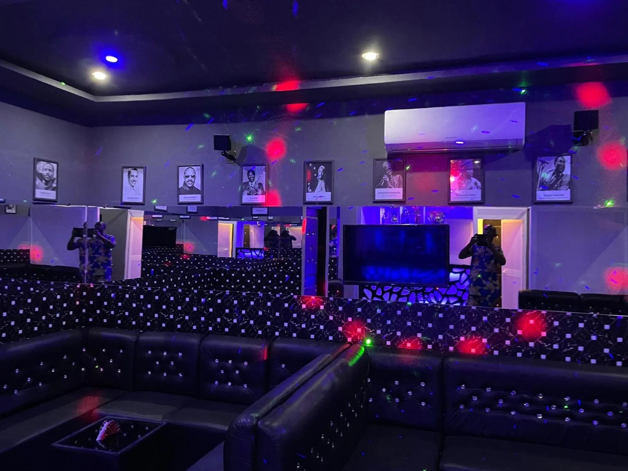 Nightclub / DJ in HOTEL LES ARCADES