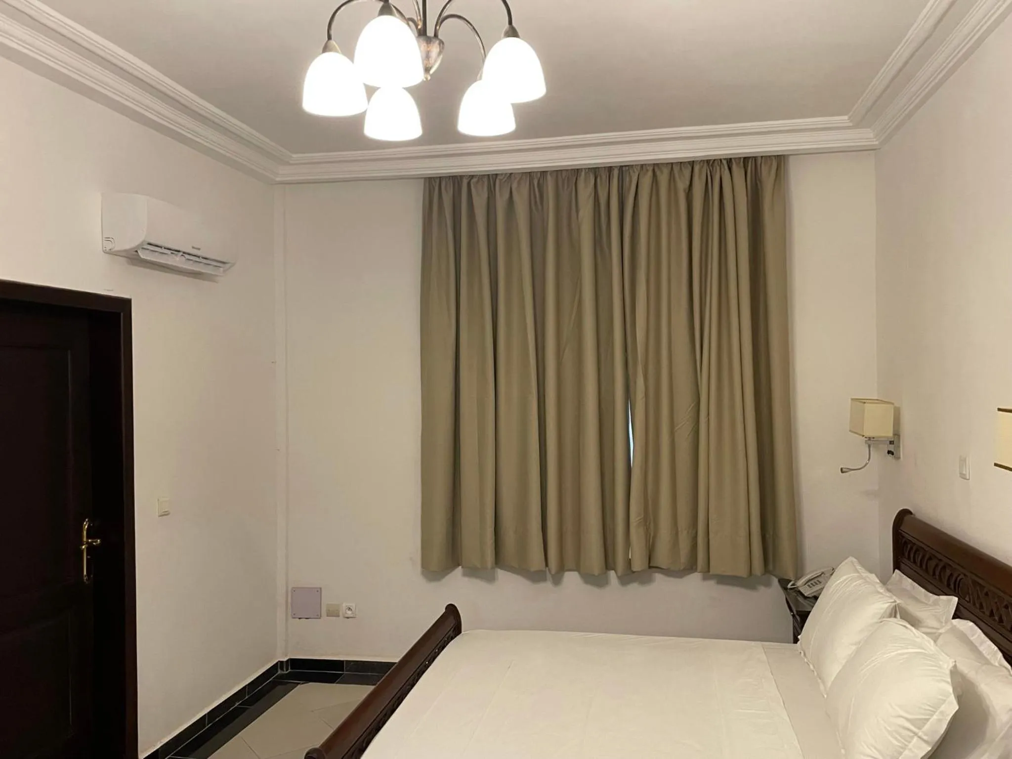 Bedroom, Bed in HOTEL LES ARCADES