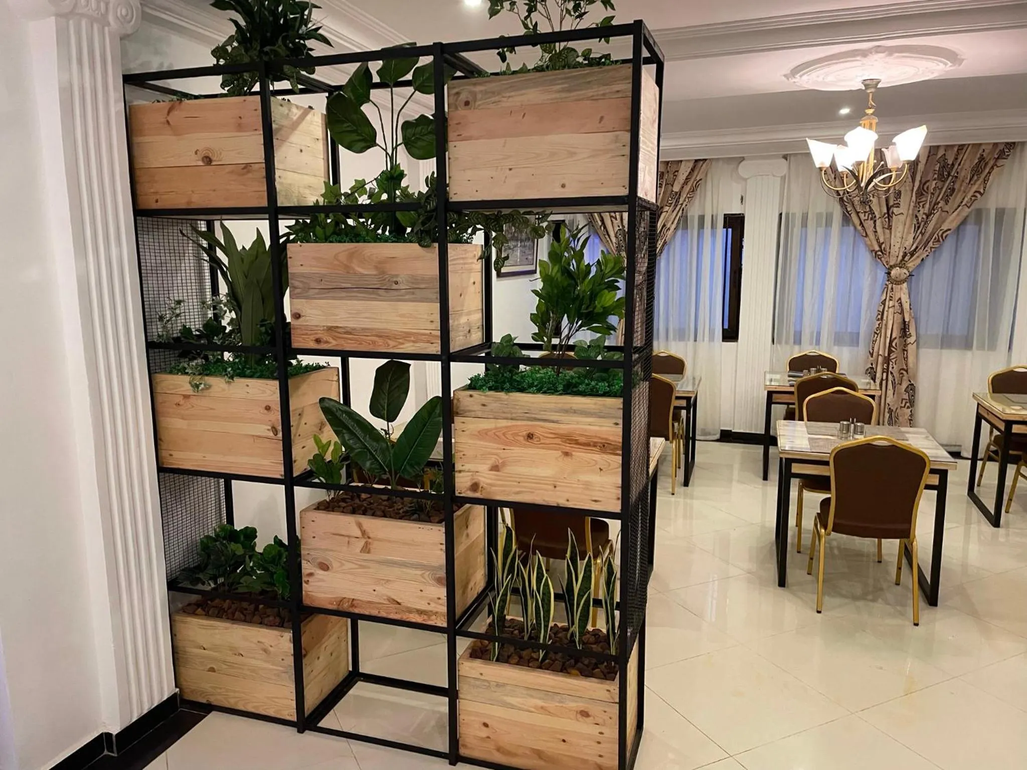 Restaurant/places to eat in HOTEL LES ARCADES