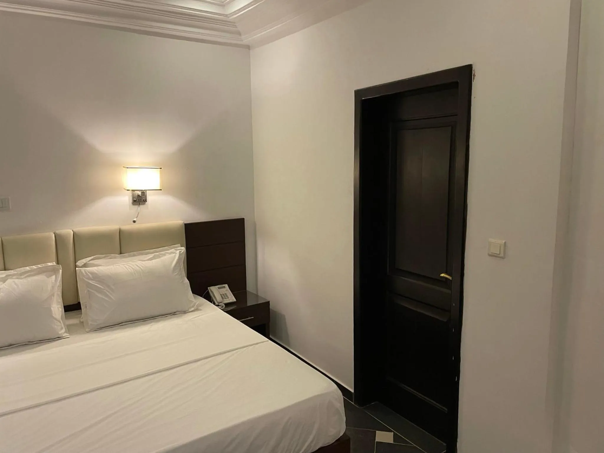 Bed in HOTEL LES ARCADES