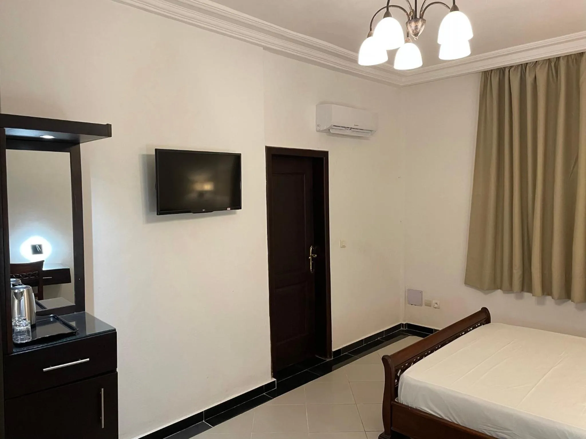 Bedroom, Bed in HOTEL LES ARCADES