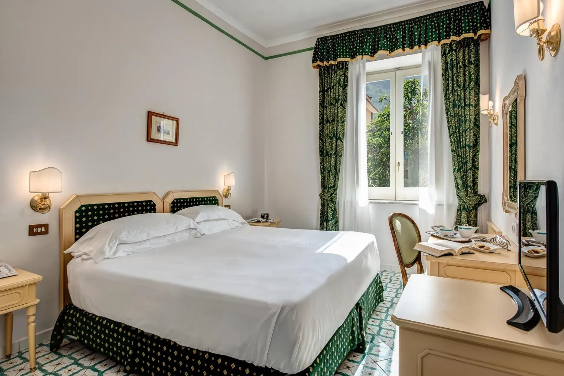 Photo of the whole room, Bed in Imperial Hotel Tramontano