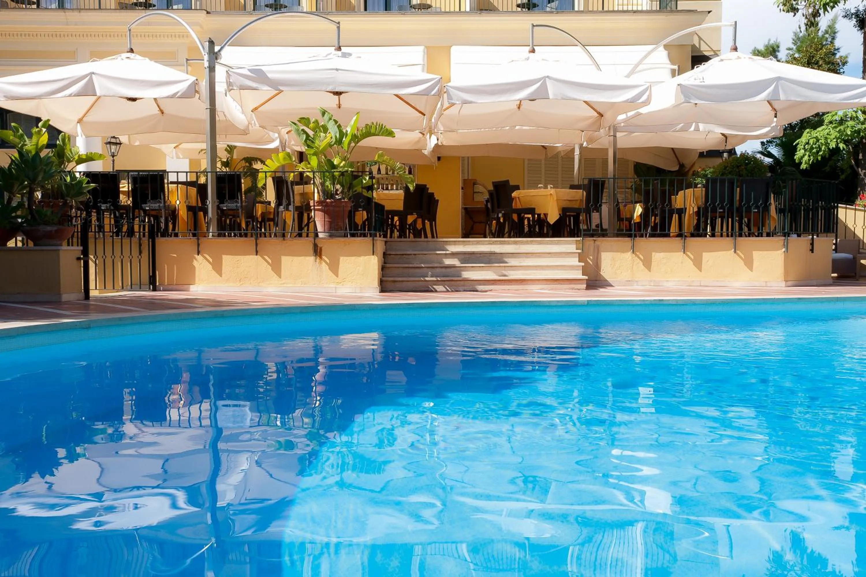 Restaurant/places to eat in Imperial Hotel Tramontano