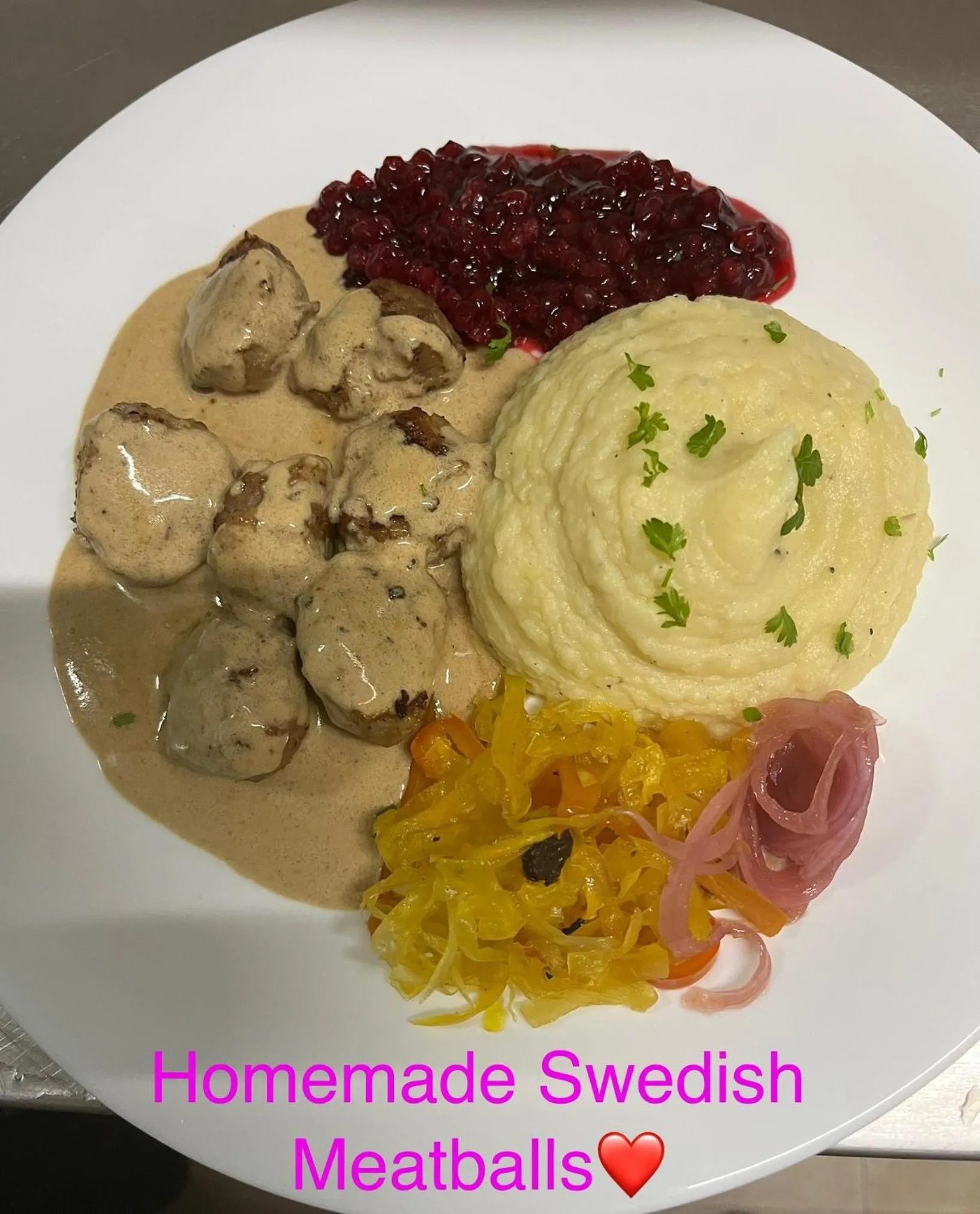 Maykenn Beach-Cafe-Bar and Restaurant