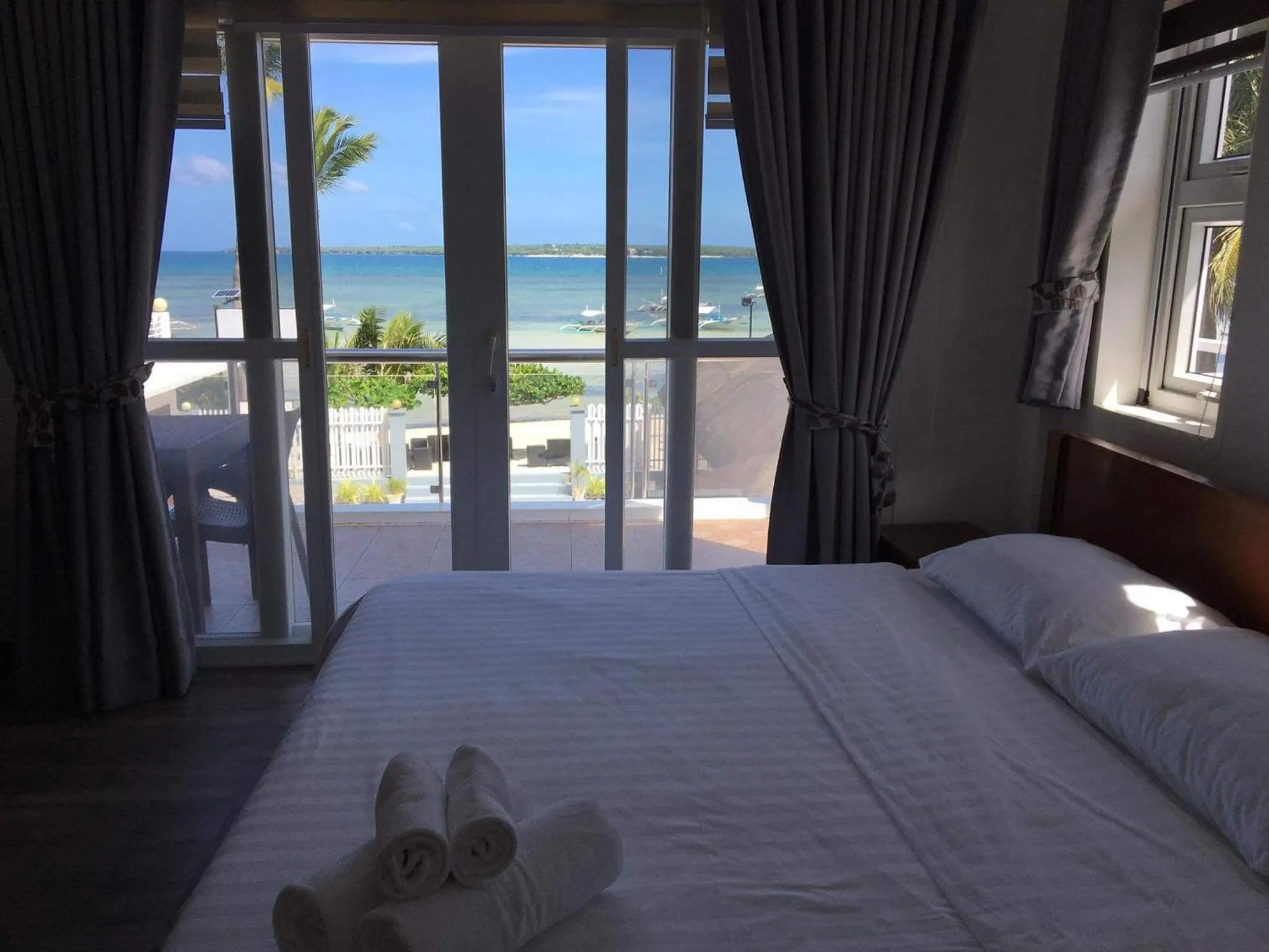 Bed in Maykenn Beach-Cafe-Bar and Restaurant