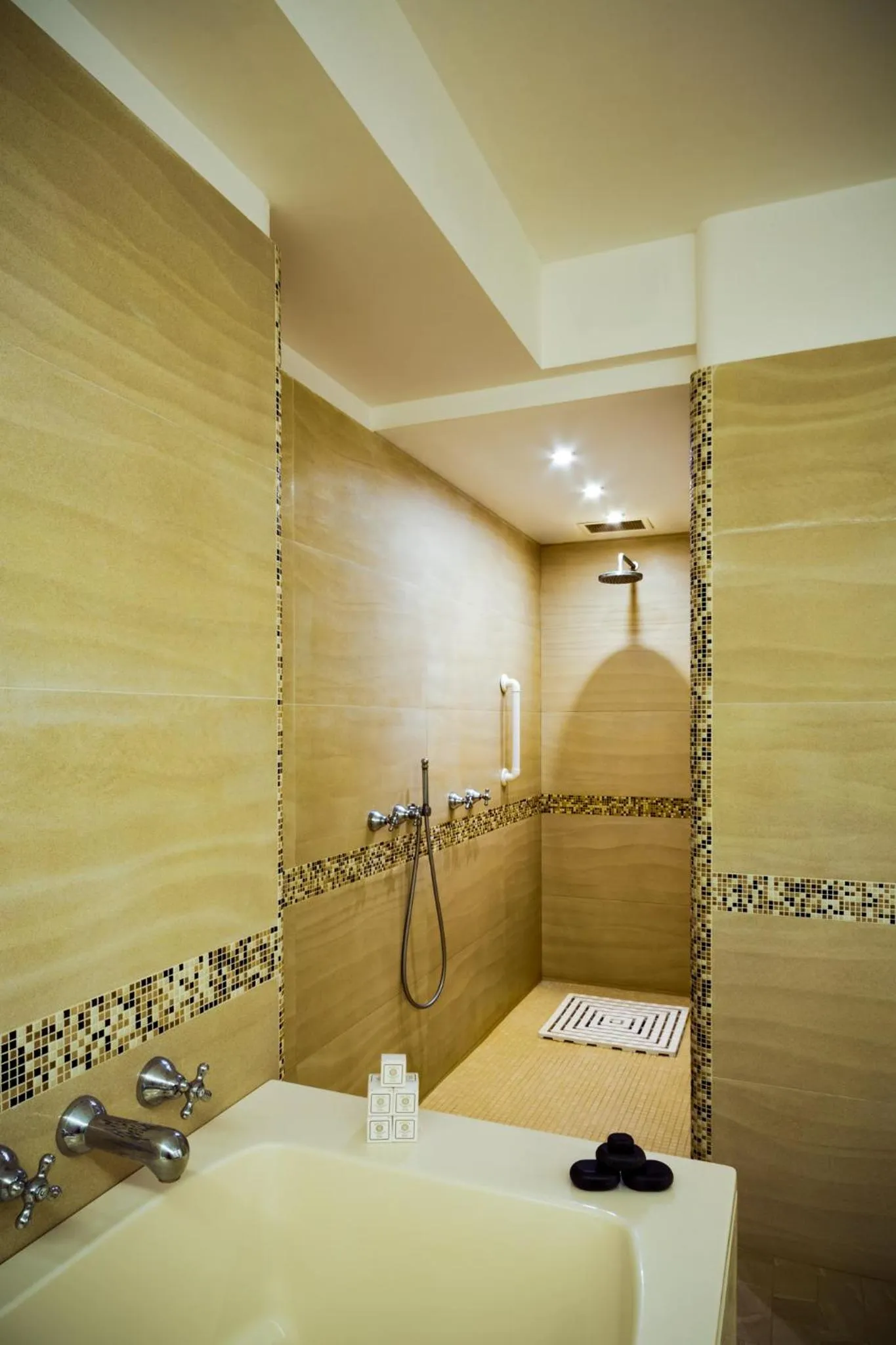 Hot Spring Bath in Hotel Floridiana Terme