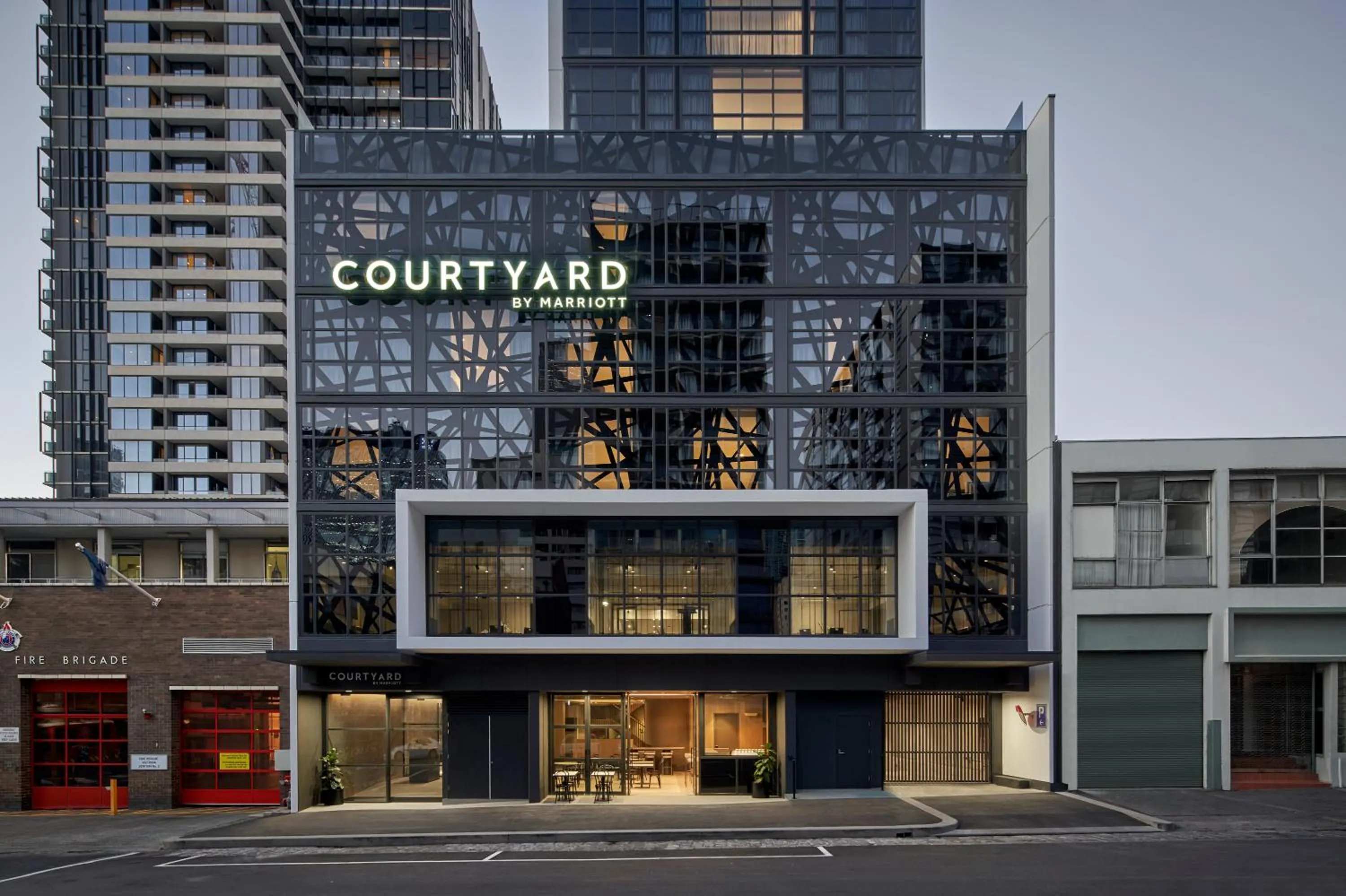 Property building in Courtyard by Marriott Melbourne Flagstaff Gardens