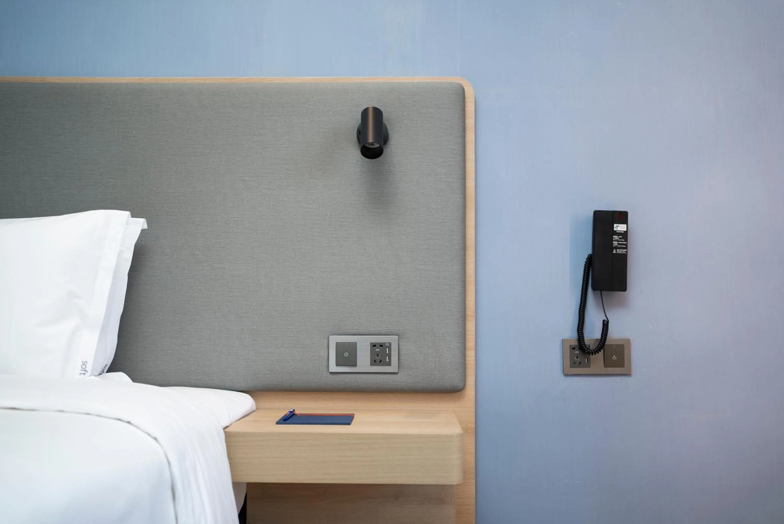 On site, Bed in Holiday Inn Express Nanchang Riverside by IHG