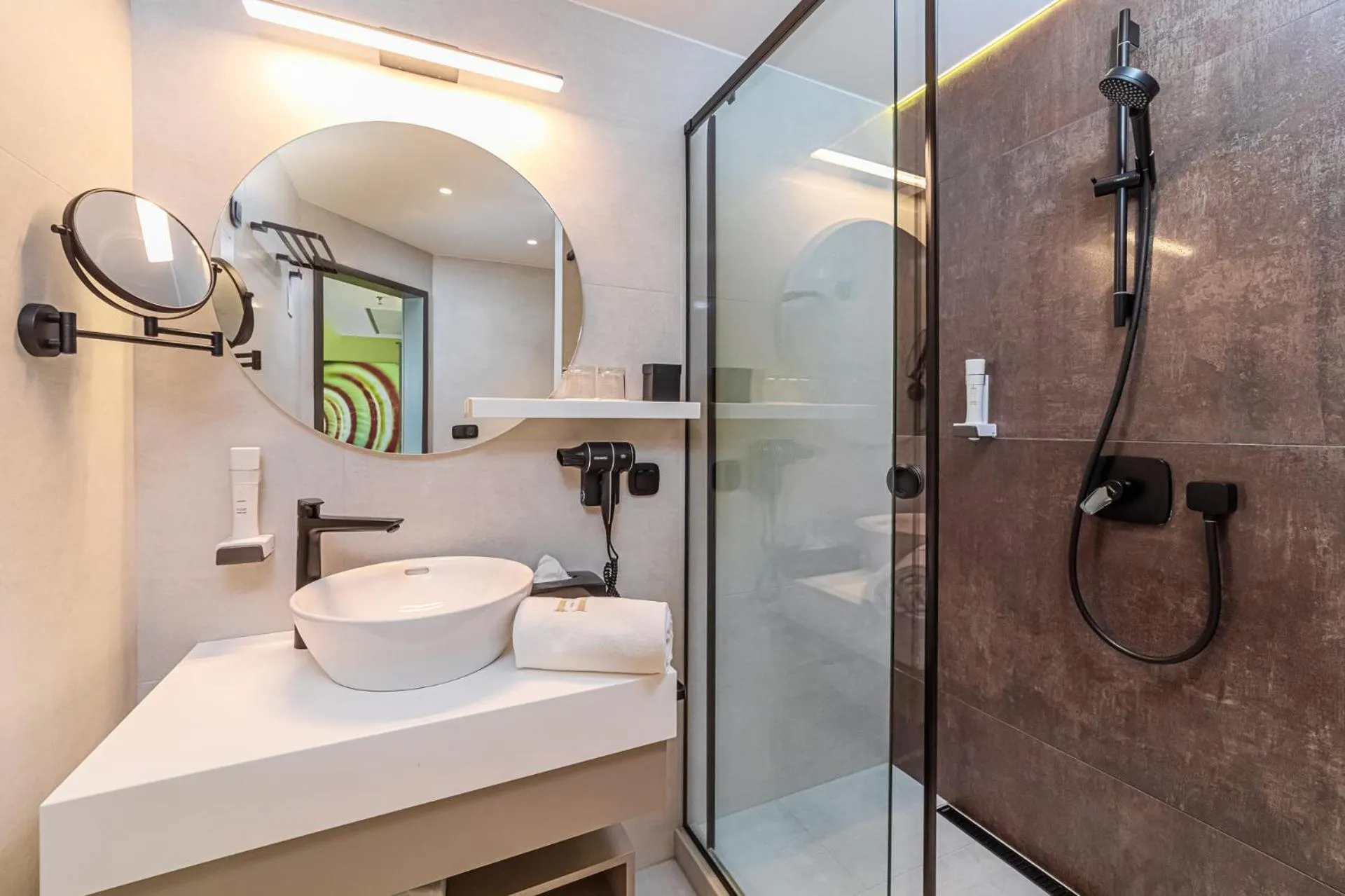 Shower in Hotel Helikon, Keszthely