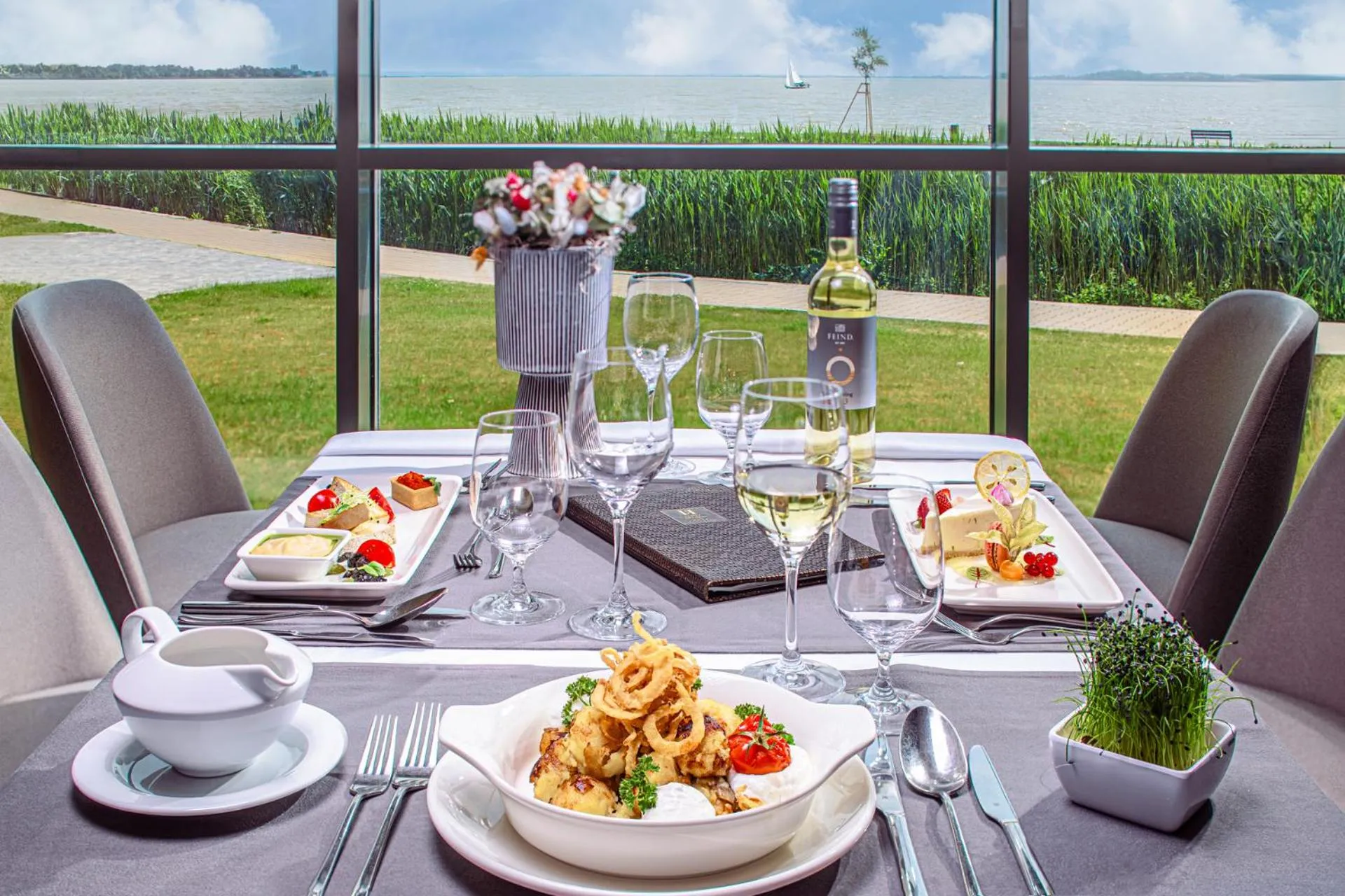 Restaurant/places to eat in Hotel Helikon, Keszthely