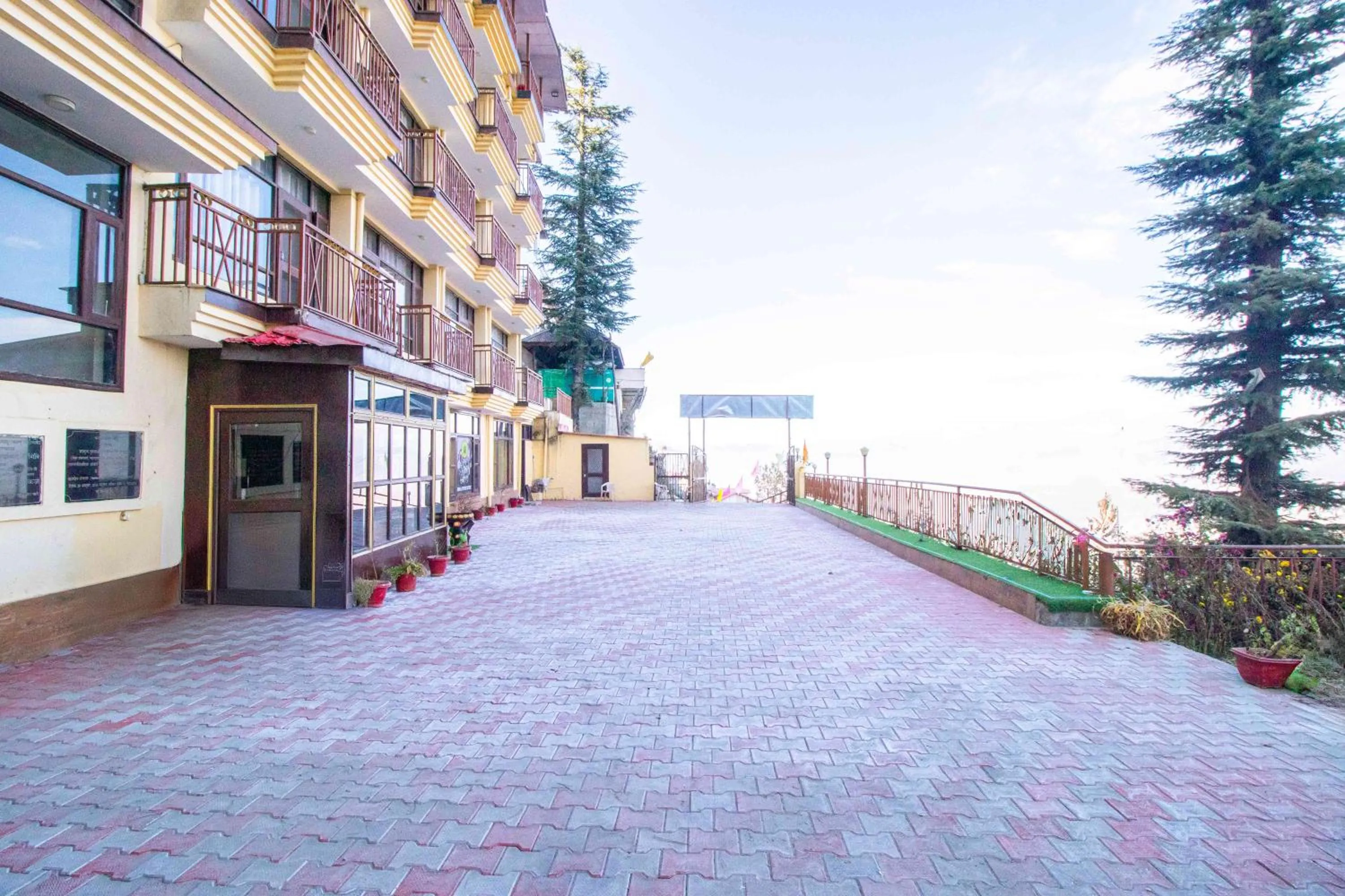 Property building in Treebo Shimla Ayurvedic Retreat, Kufri - Pure Veg