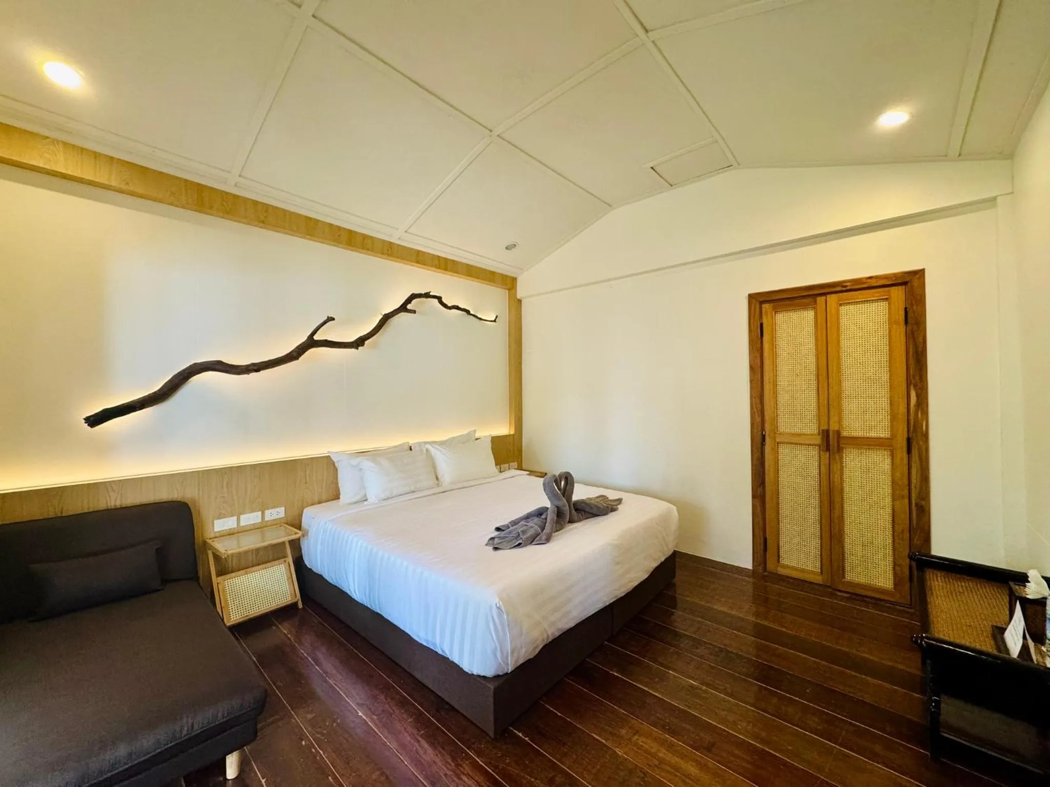 Bed in Marina Resort Koh Phayam Ranong