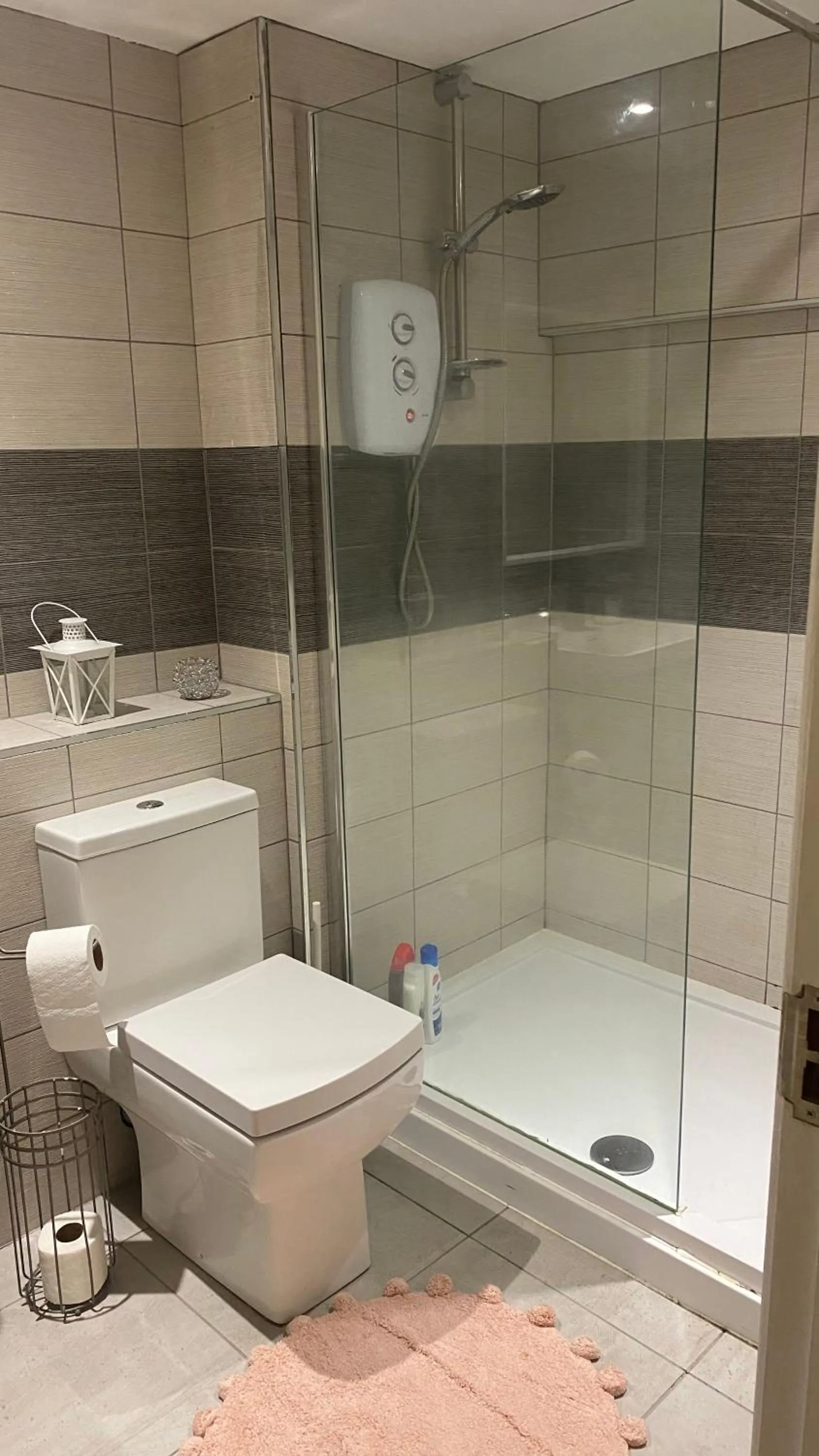 Bathroom in DealHouse F7- Apartments