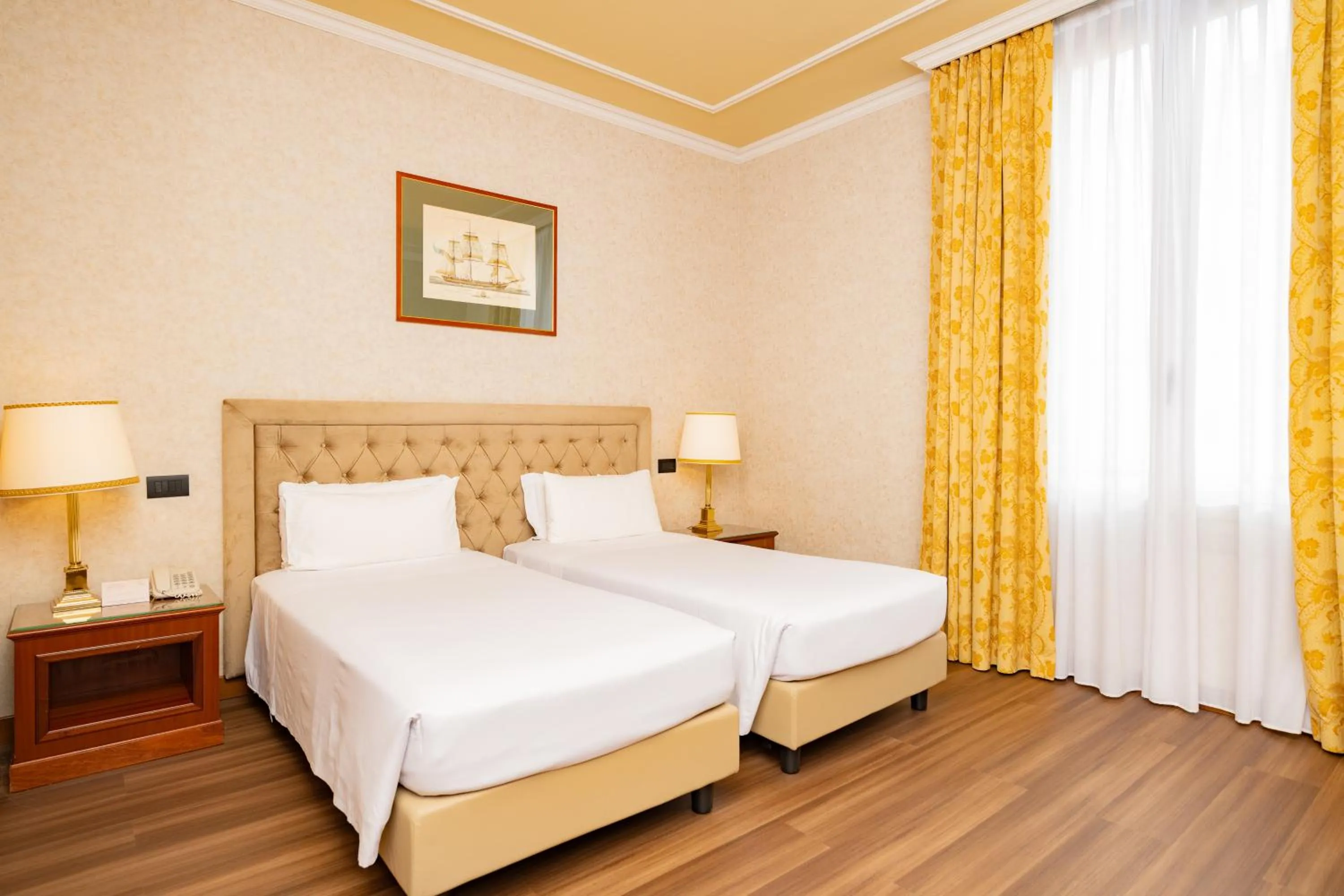 Photo of the whole room, Bed in Hotel Internazionale