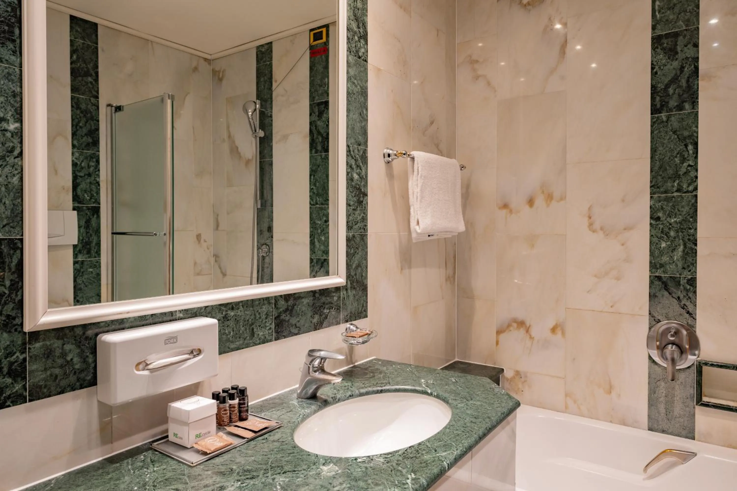 Bathroom in Hotel Internazionale