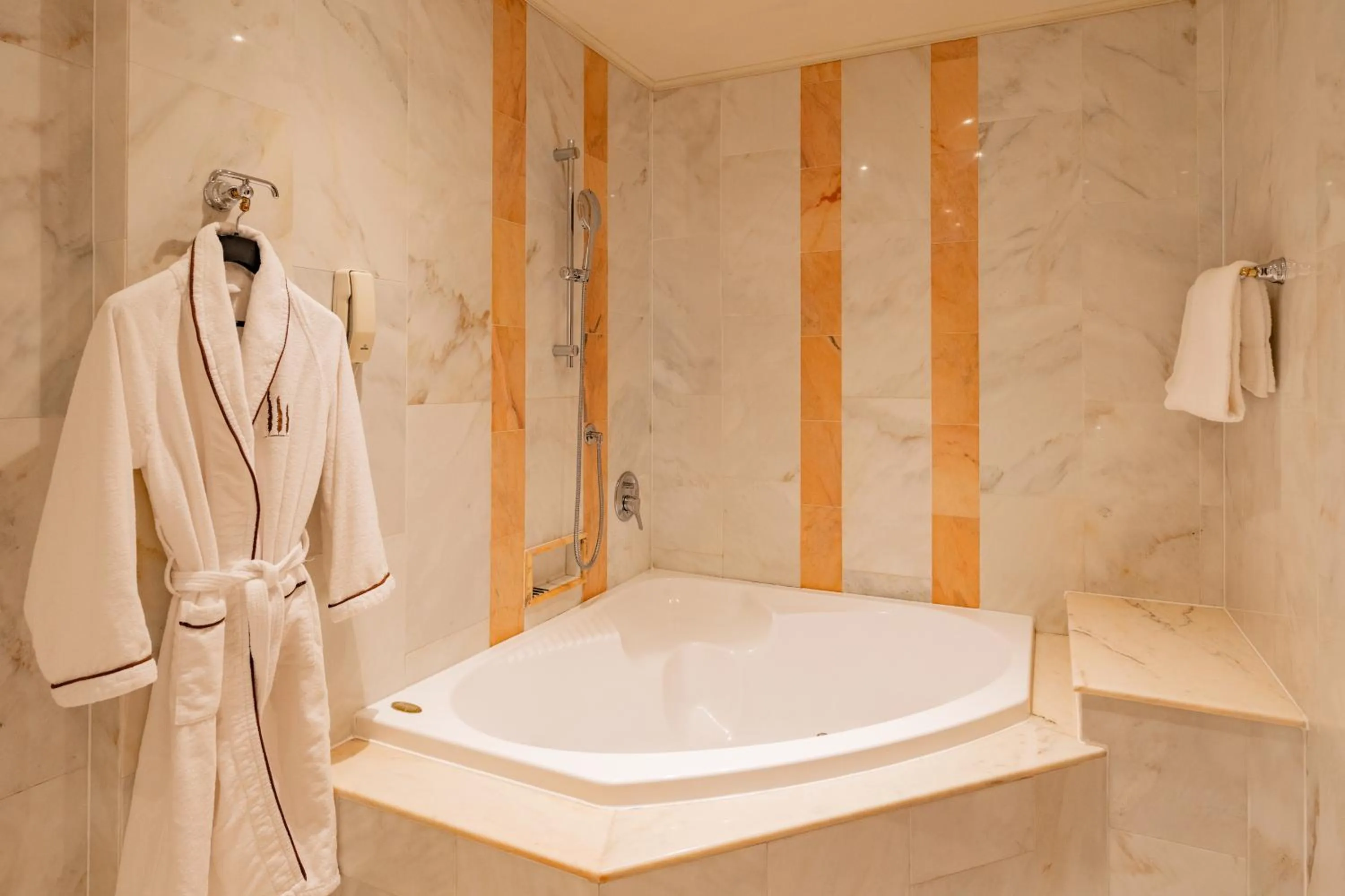 Bathroom in Hotel Internazionale