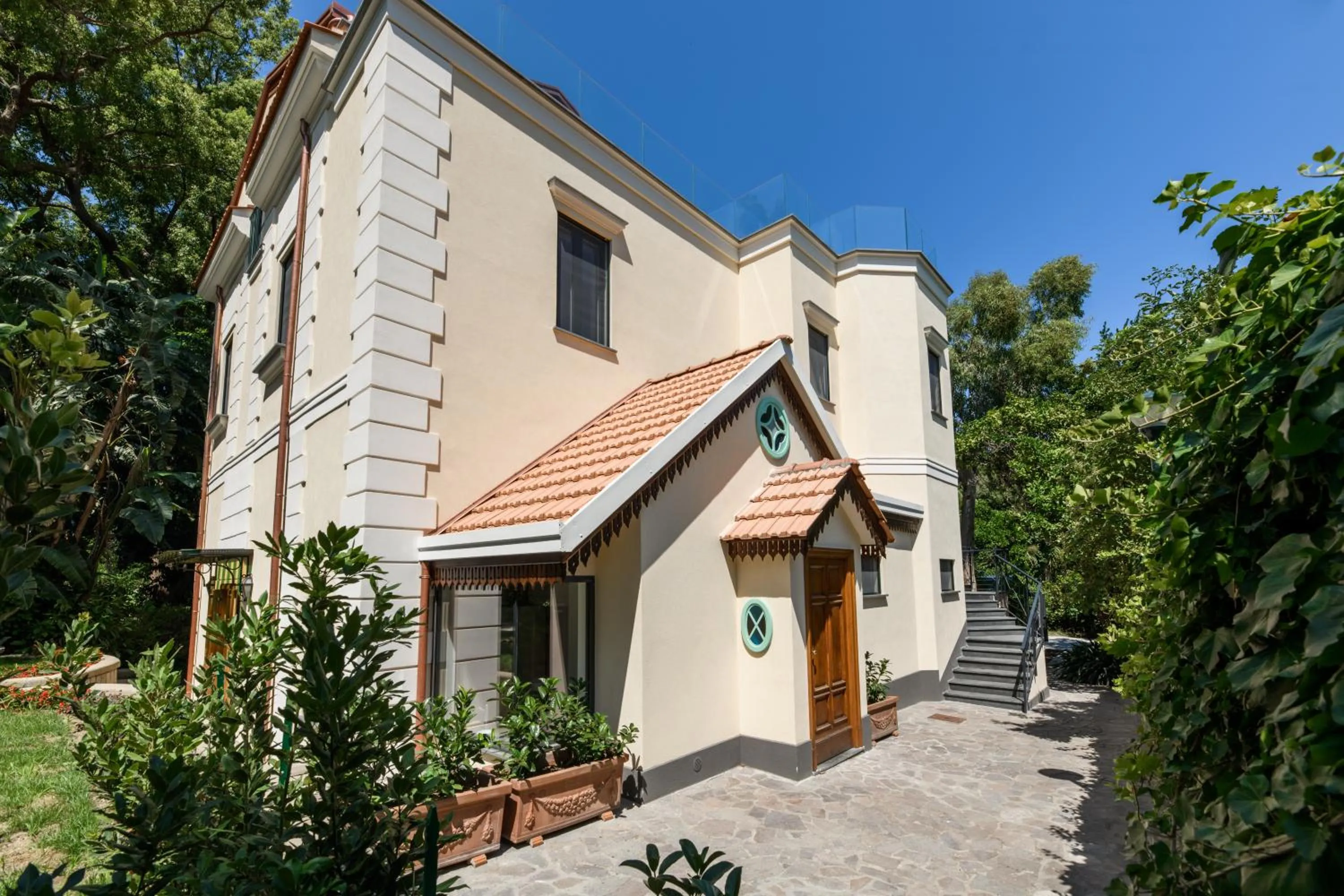 Property building in Parco dei Principi