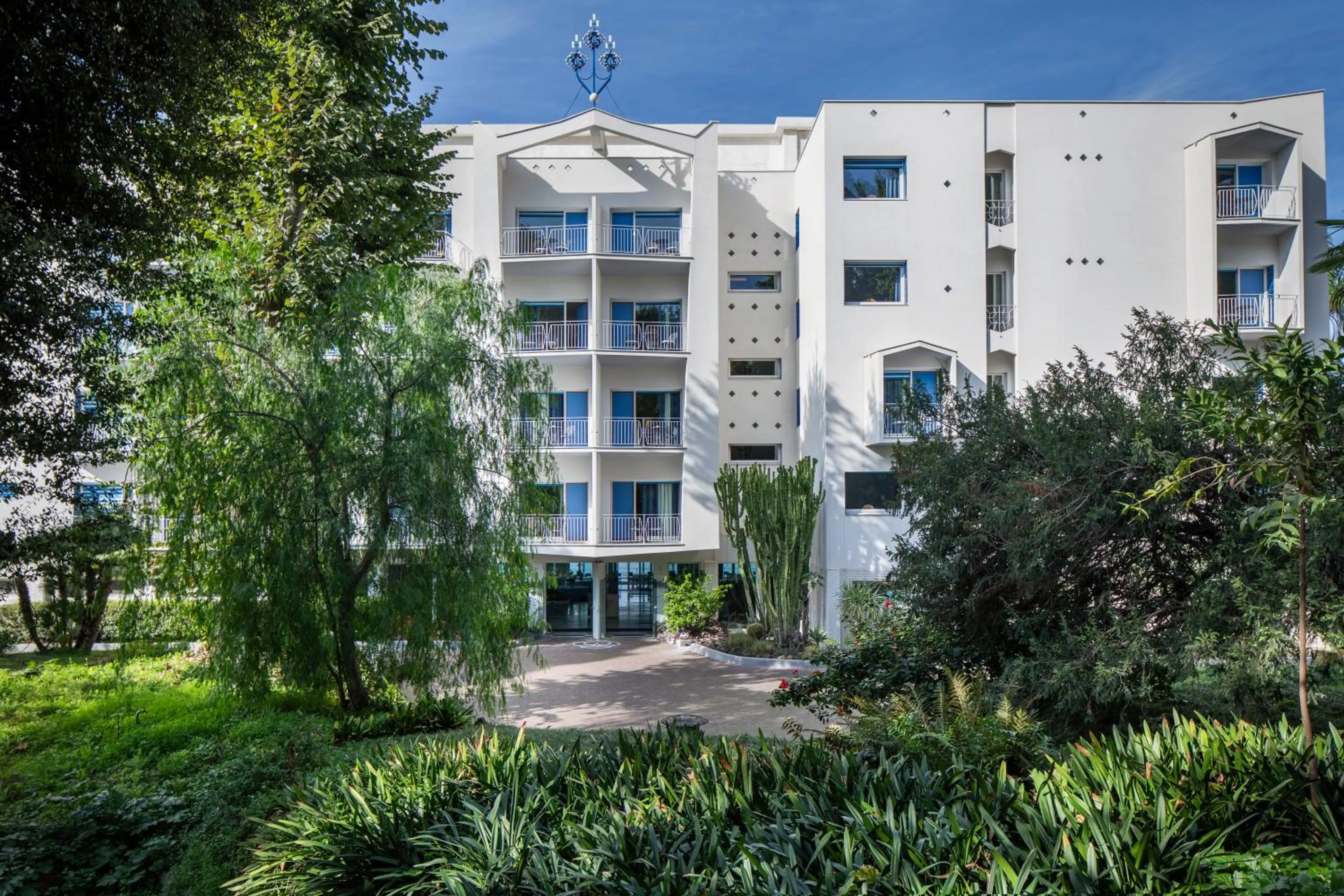 Property building in Parco dei Principi