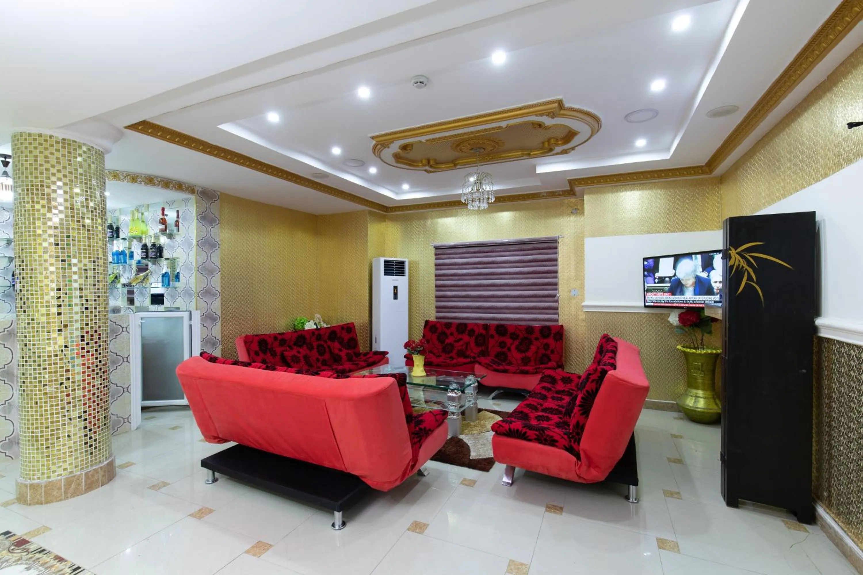 Lobby or reception in Amazing Grace Hotel & Suites