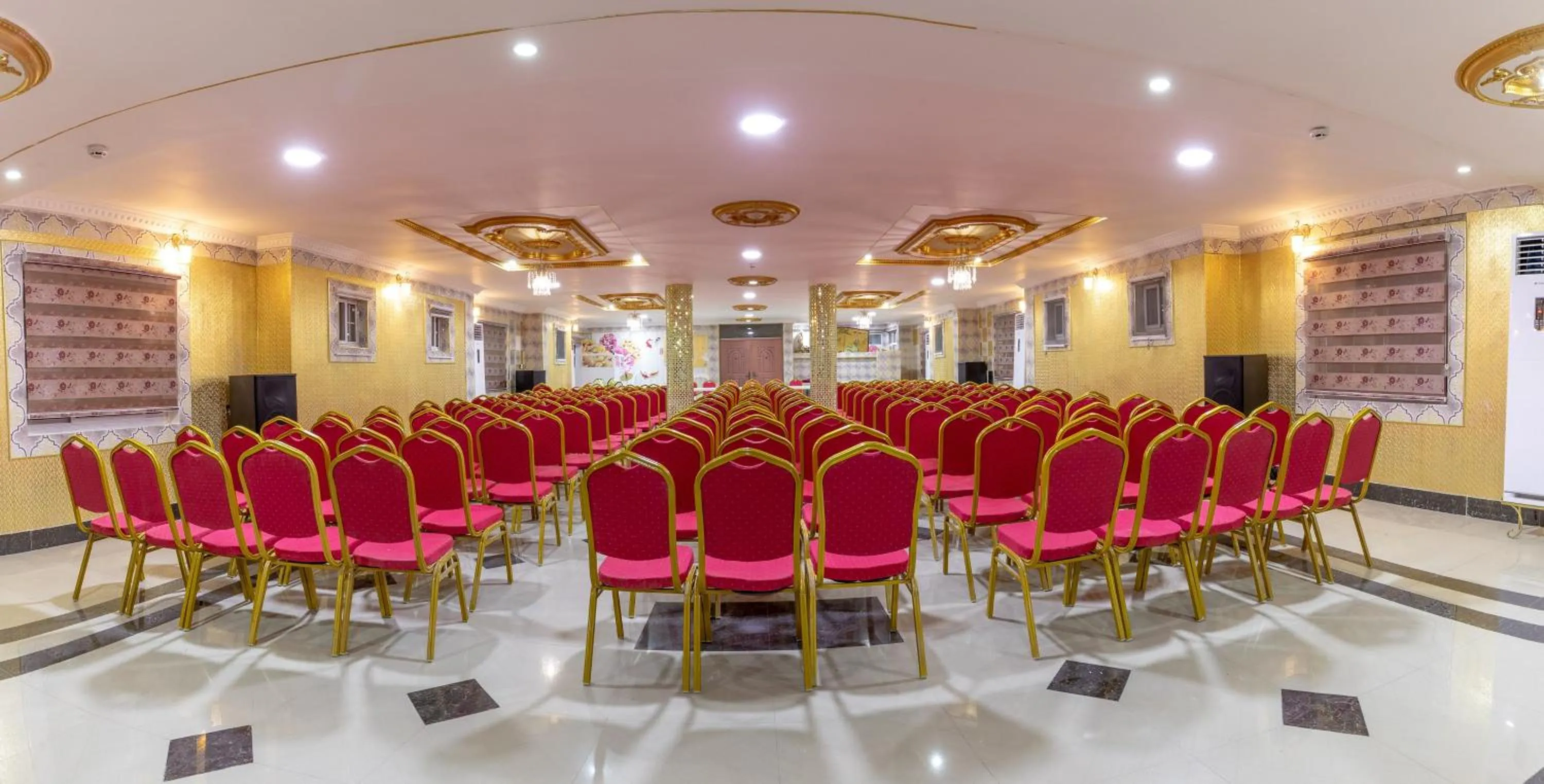 Meeting/conference room in Amazing Grace Hotel & Suites