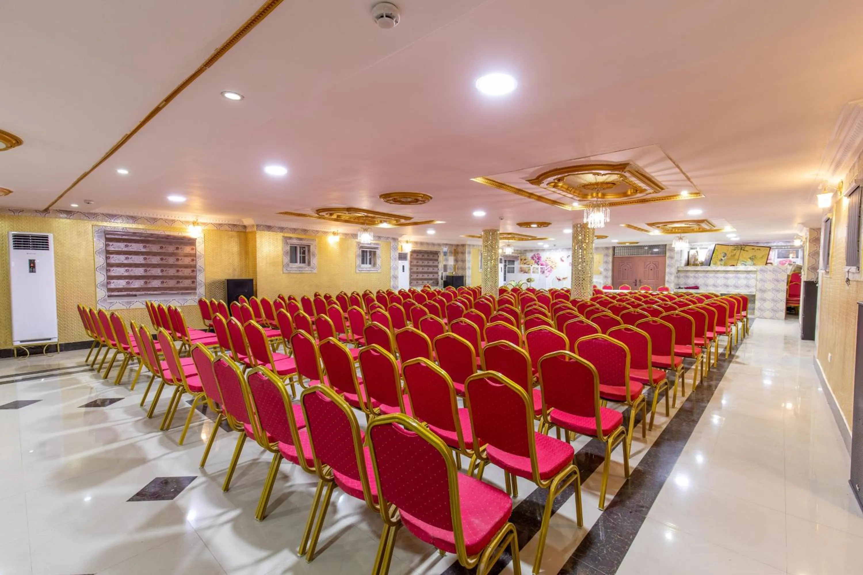 Banquet/Function facilities in Amazing Grace Hotel & Suites