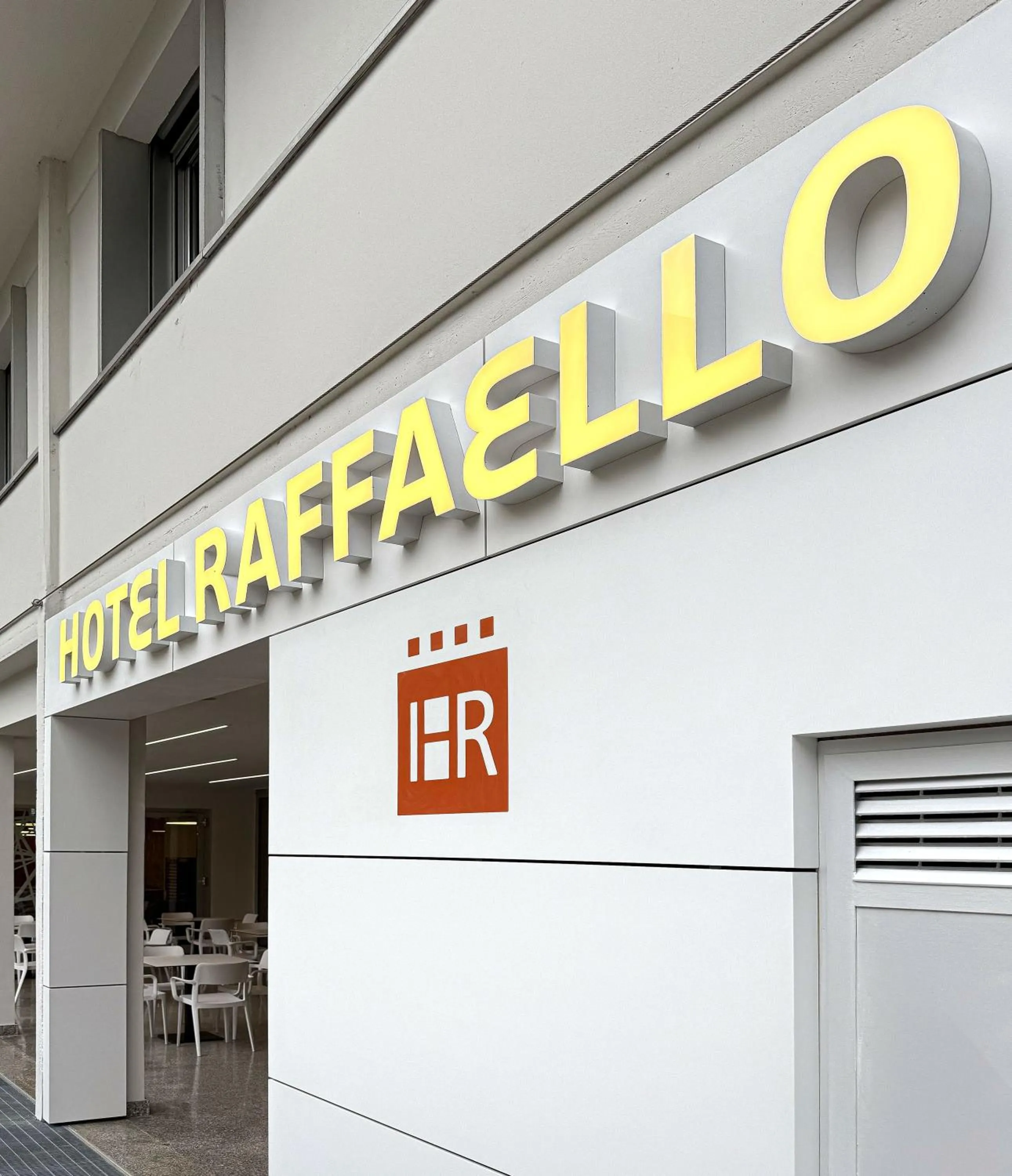 Day in Hotel Raffaello